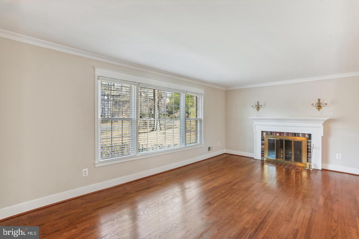 Real estate listing preview #4