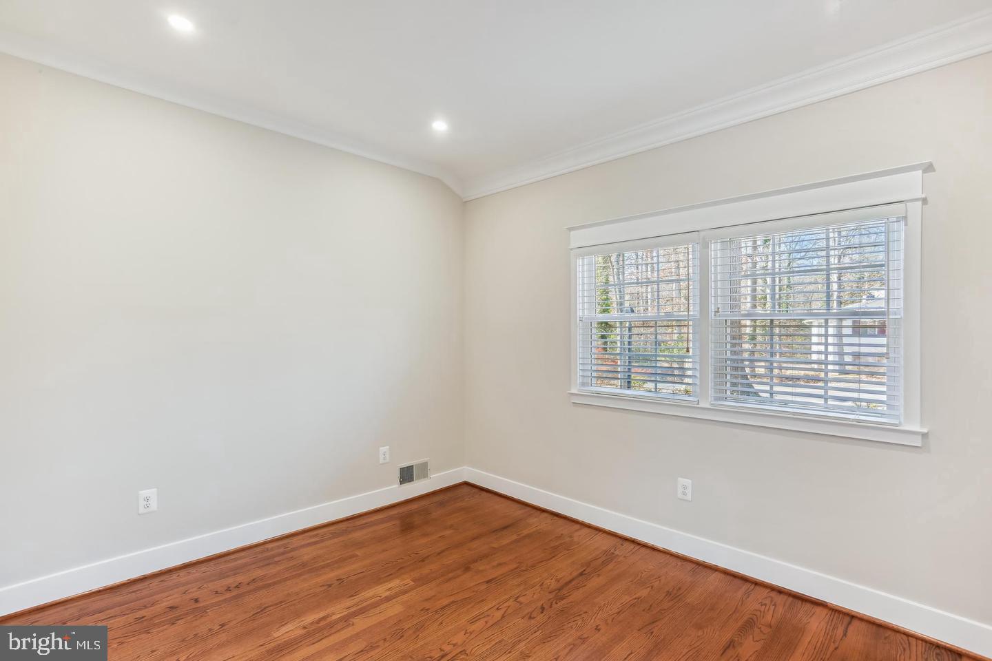 Real estate listing preview #22