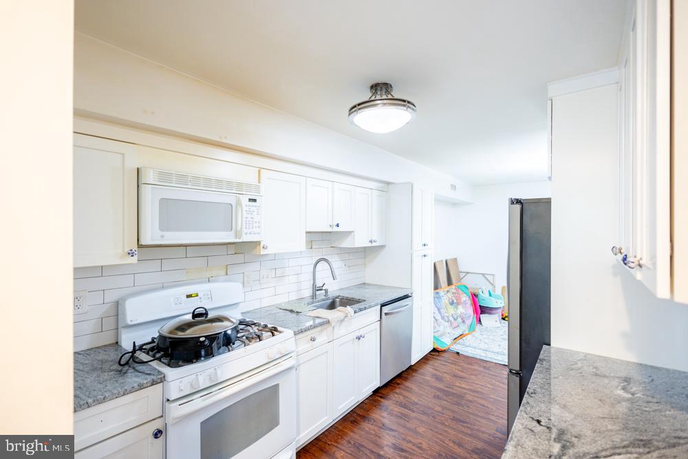 Real estate listing preview #9