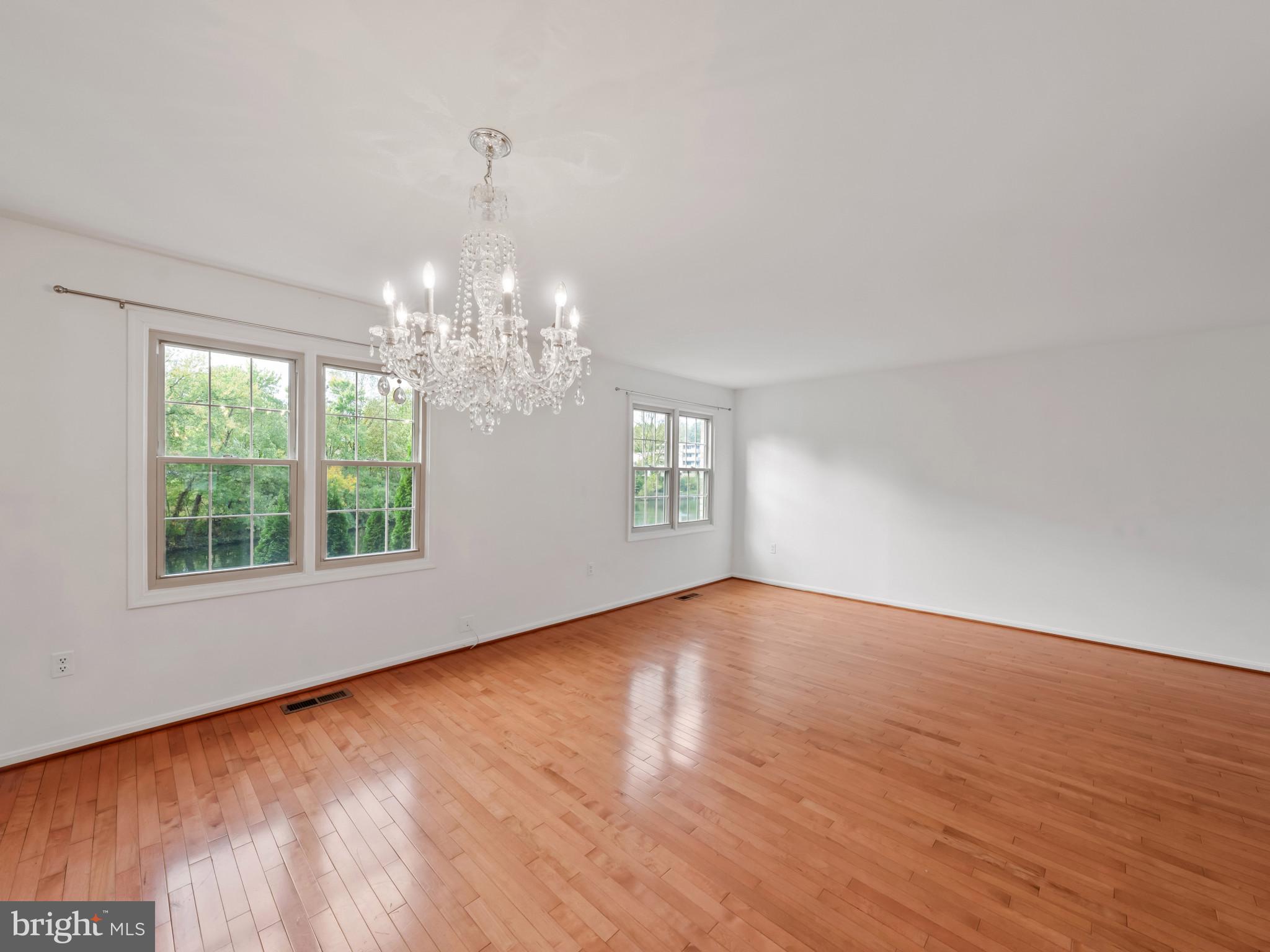 Real estate listing preview #10