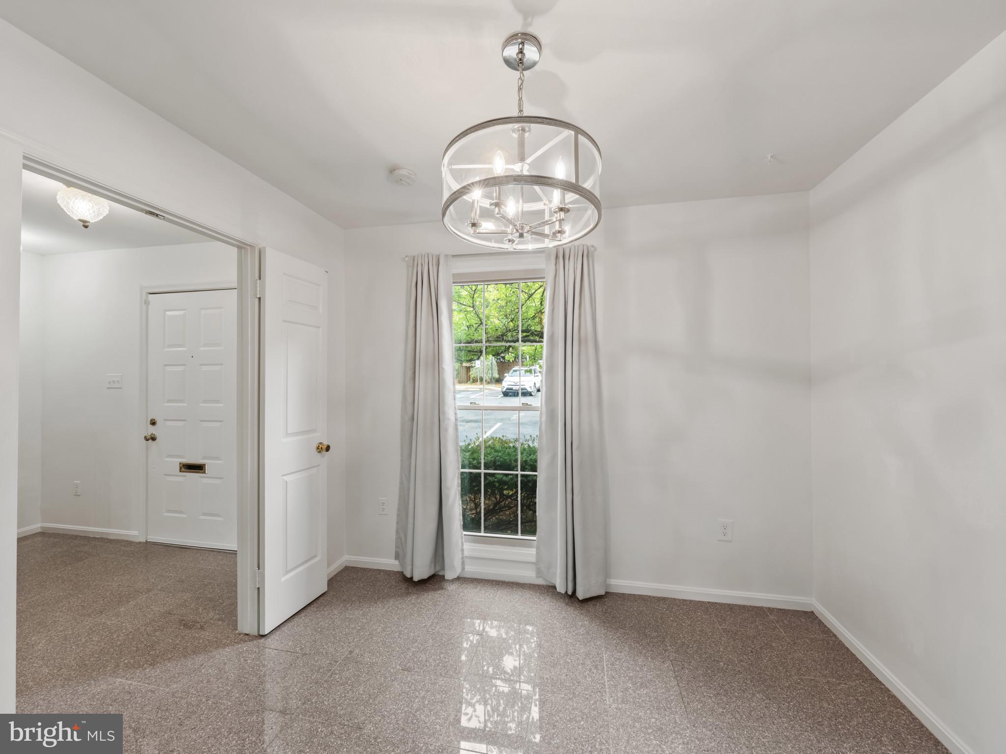 Real estate listing preview #6