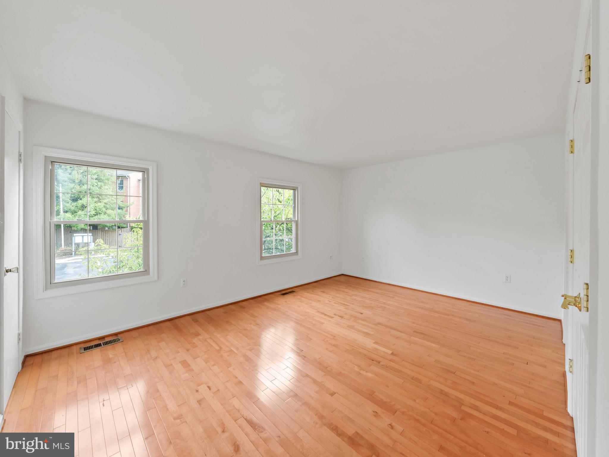 Real estate listing preview #16