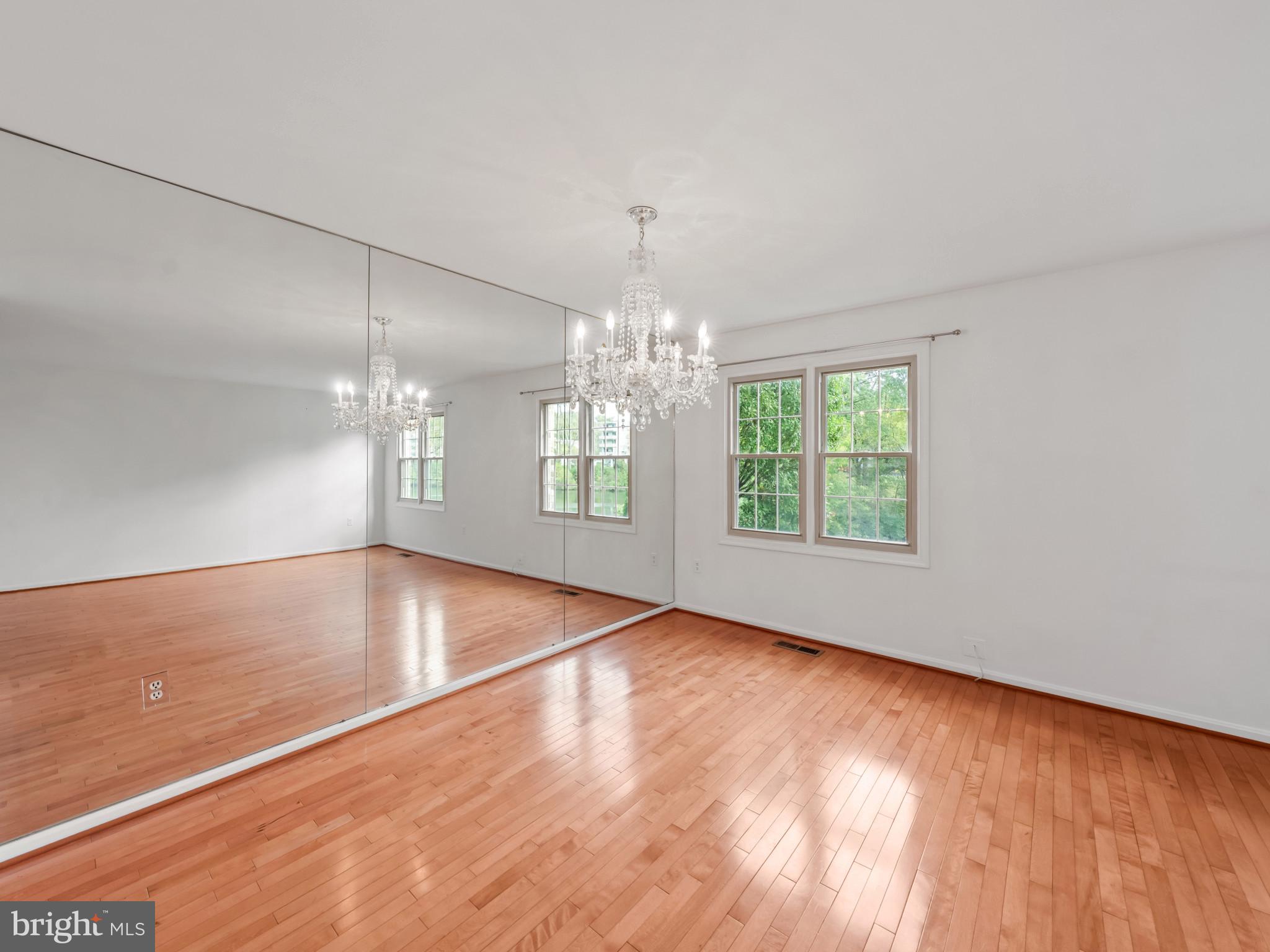 Real estate listing preview #11