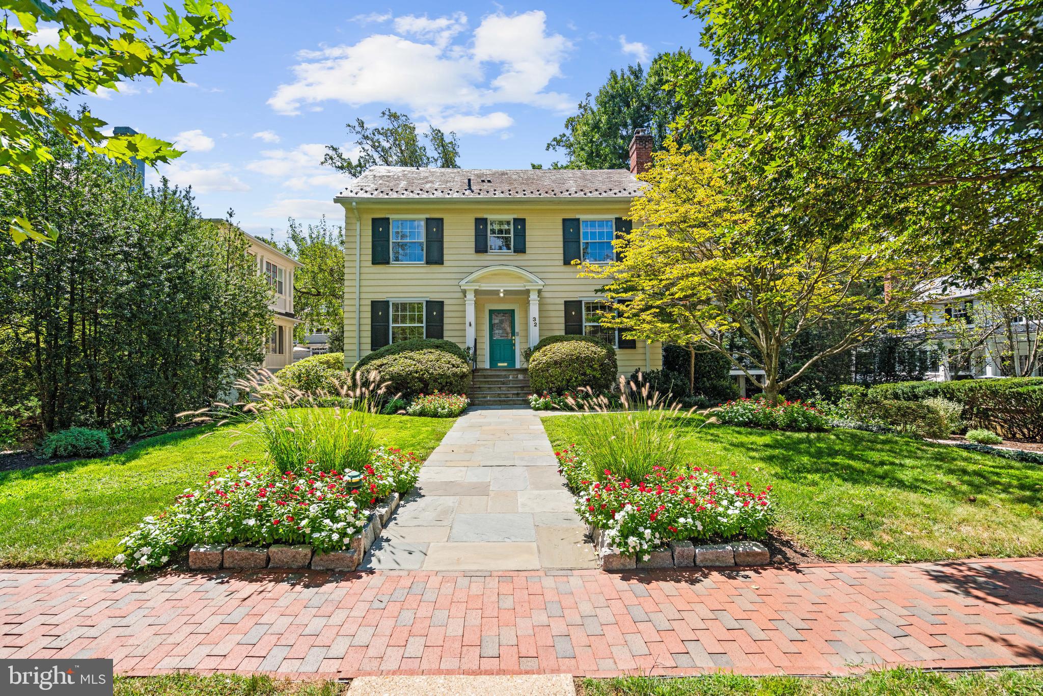 Real estate listing preview #3