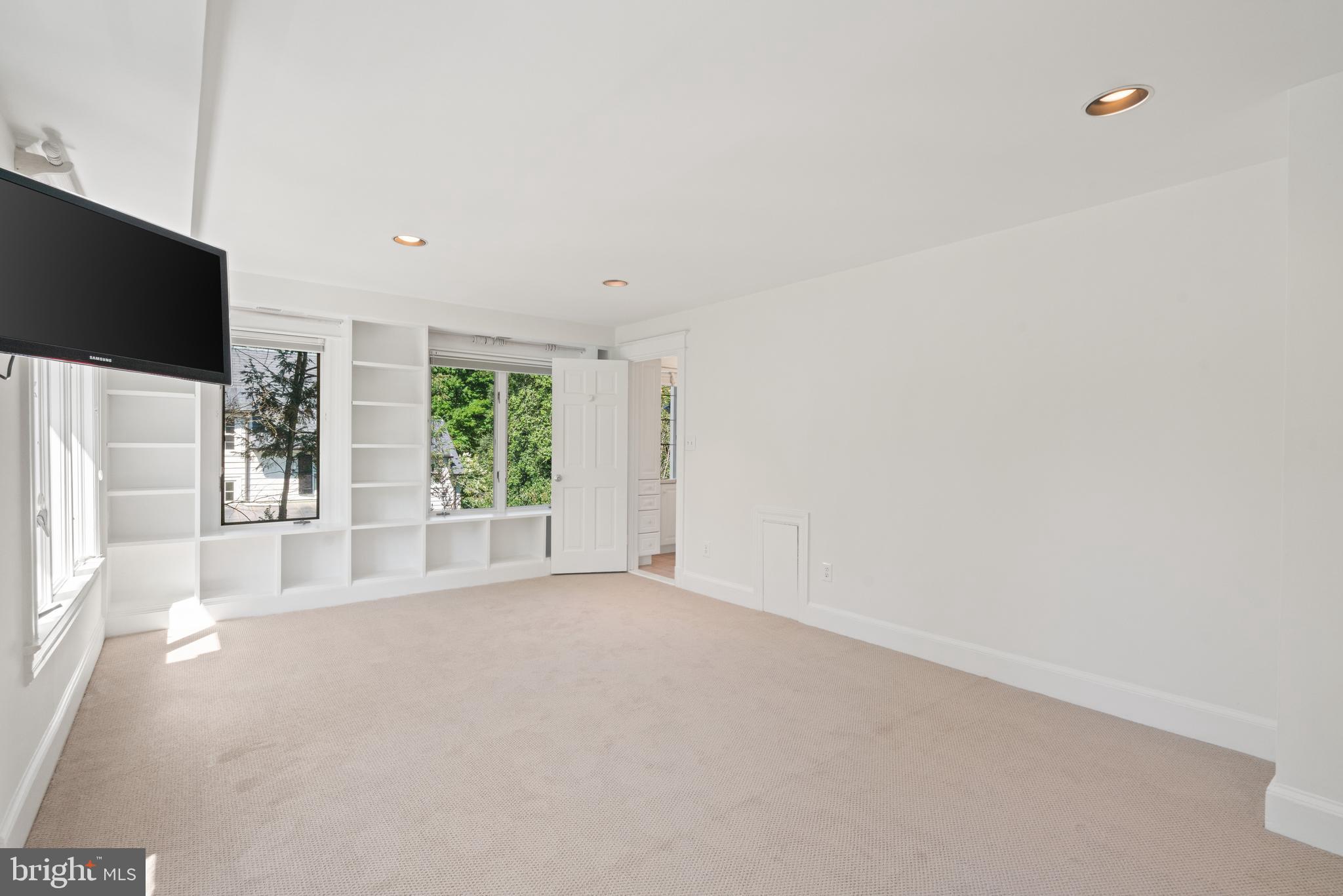 Real estate listing preview #32