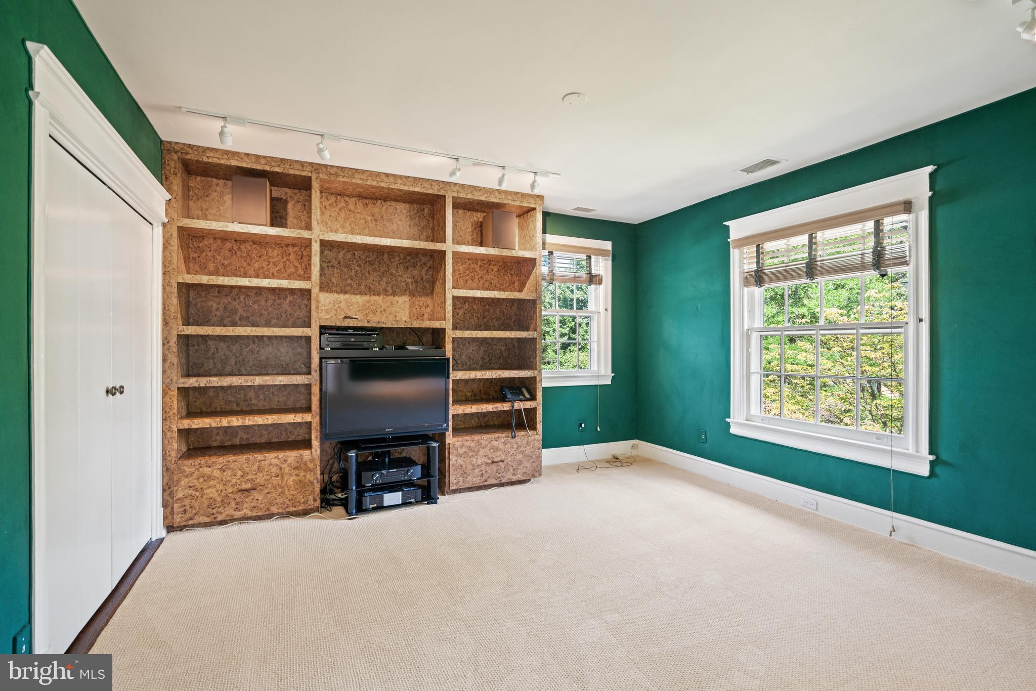 Real estate listing preview #42