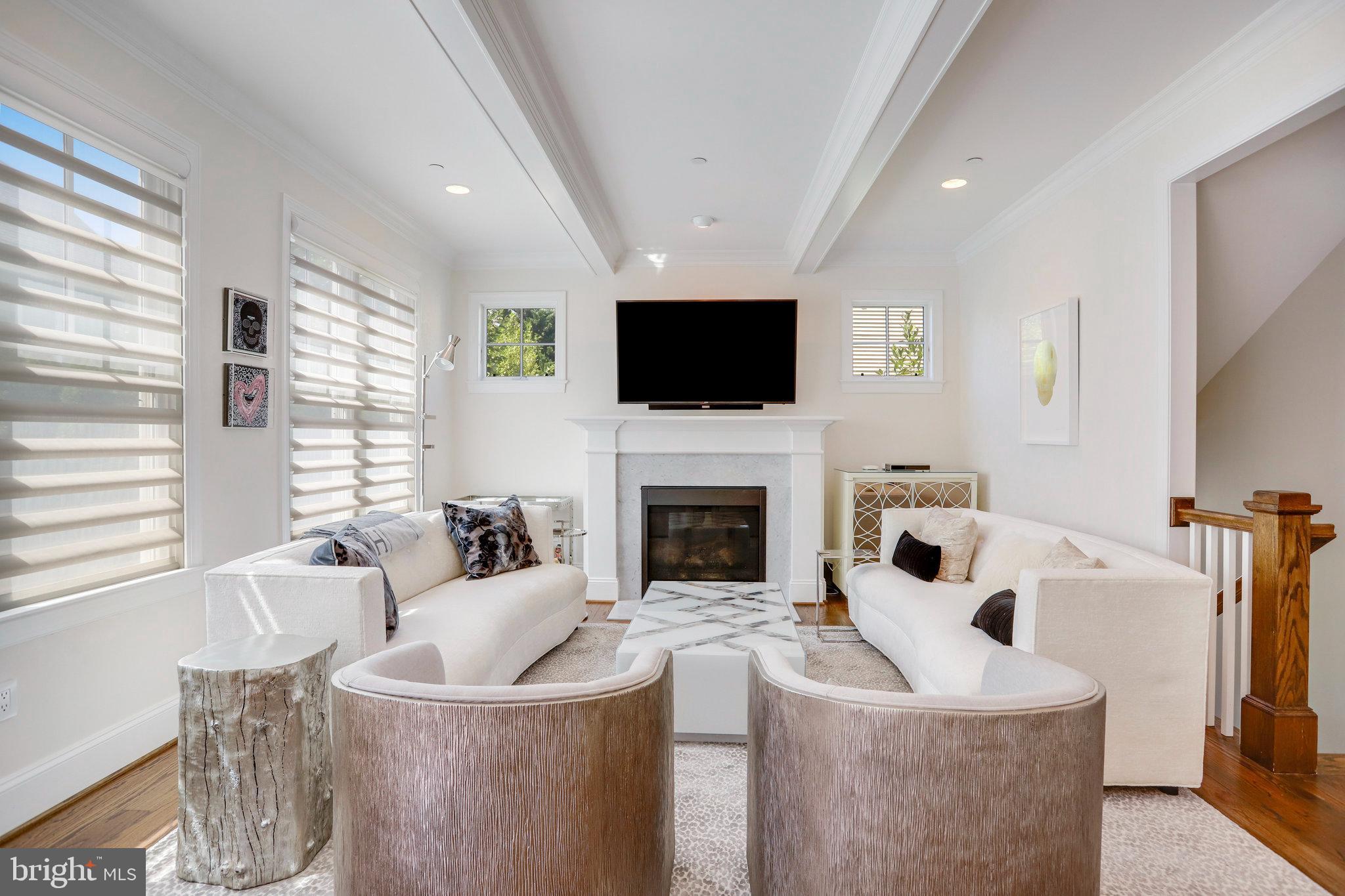 Real estate listing preview #2