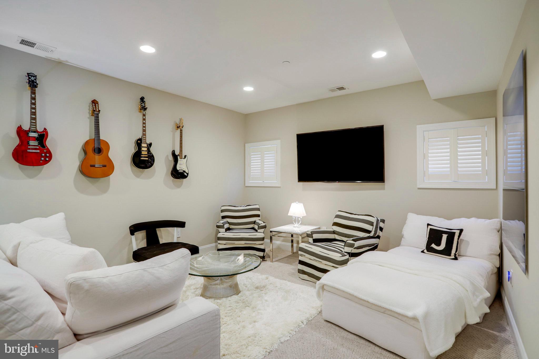 Real estate listing preview #22