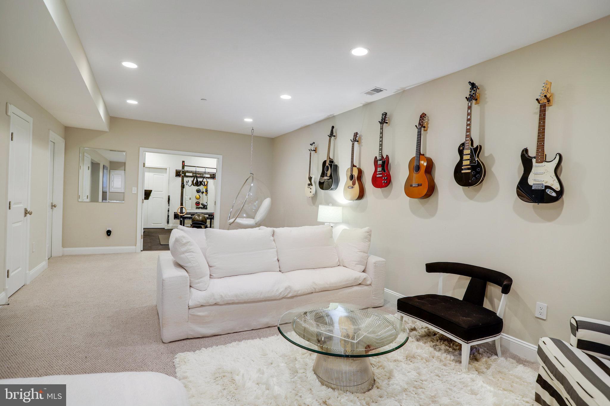 Real estate listing preview #23