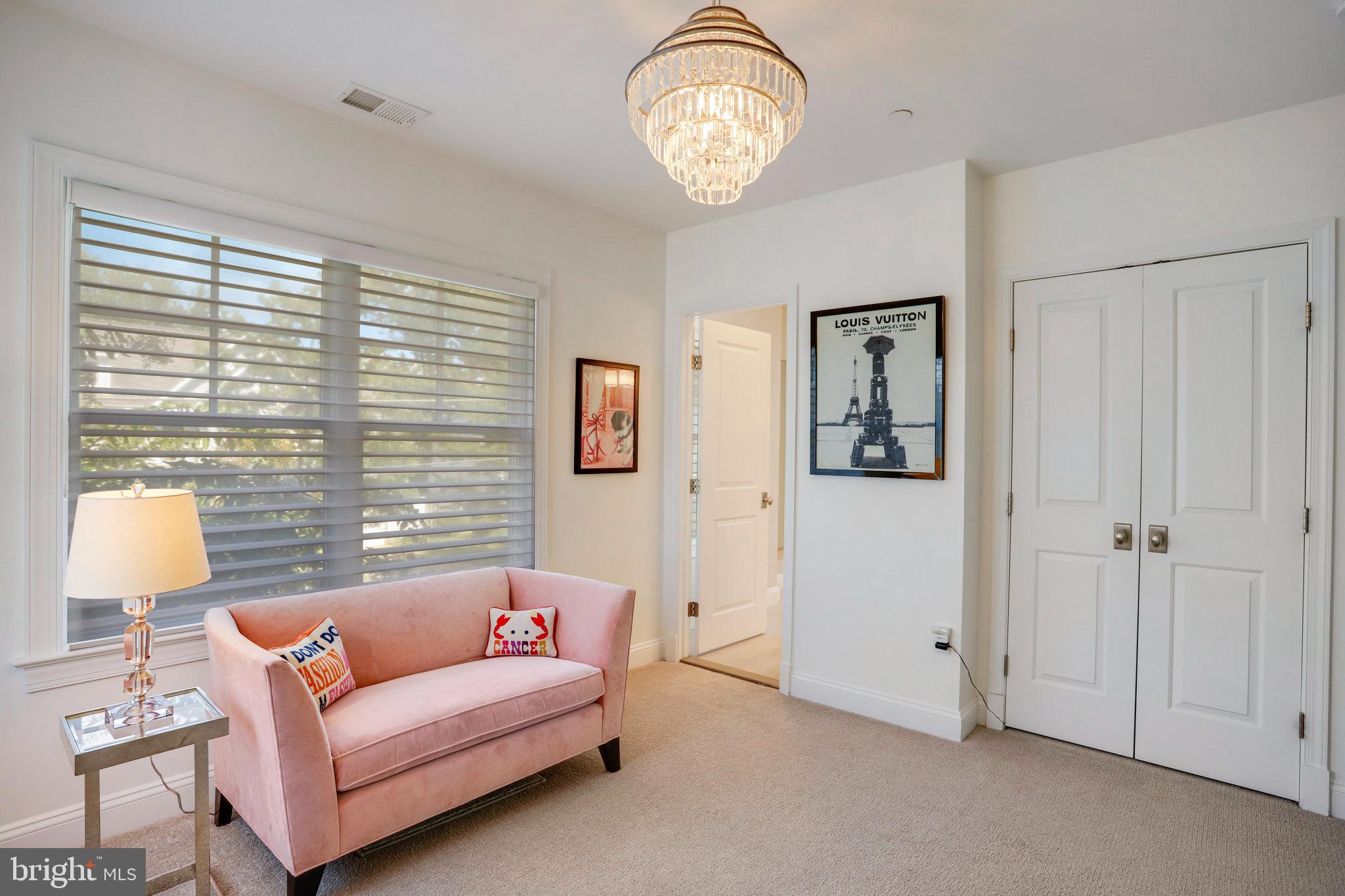 Real estate listing preview #14