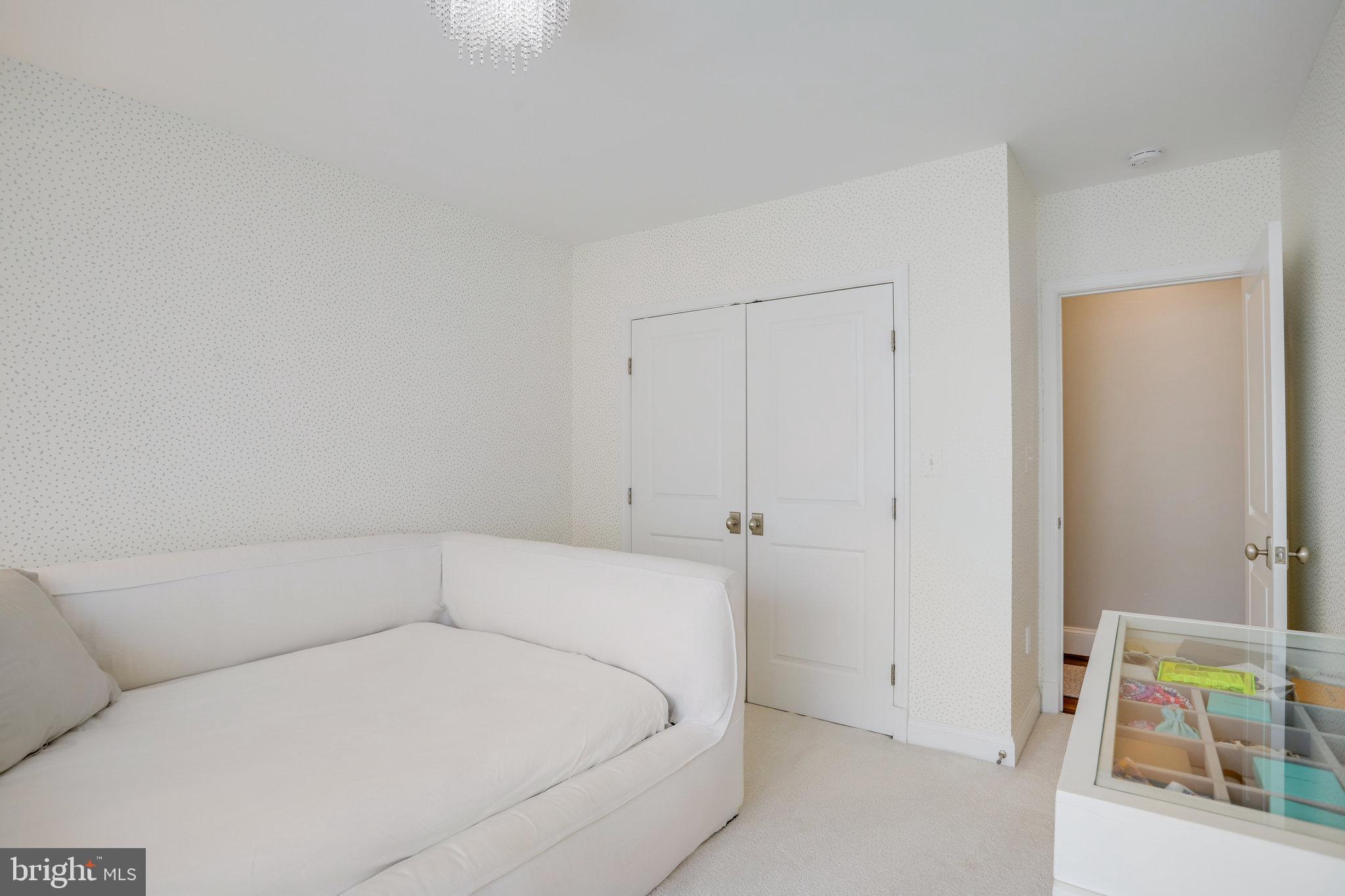 Real estate listing preview #18