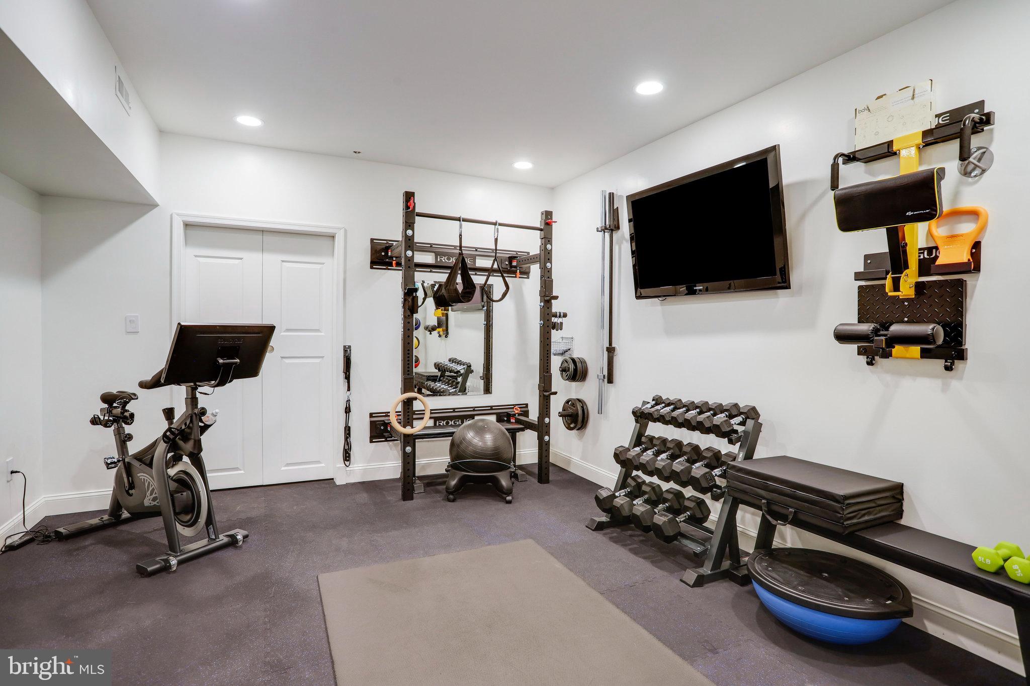 Real estate listing preview #24