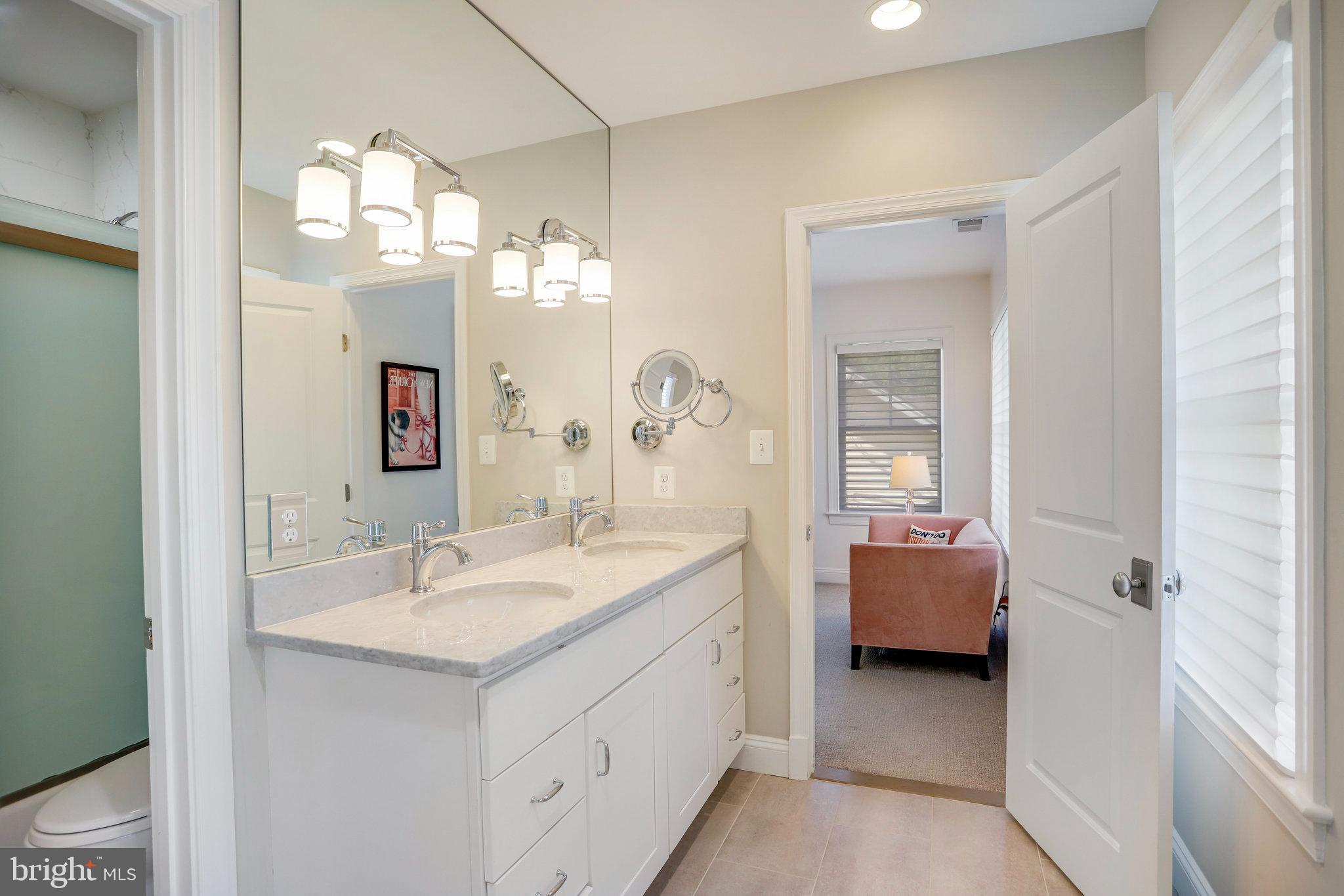 Real estate listing preview #16