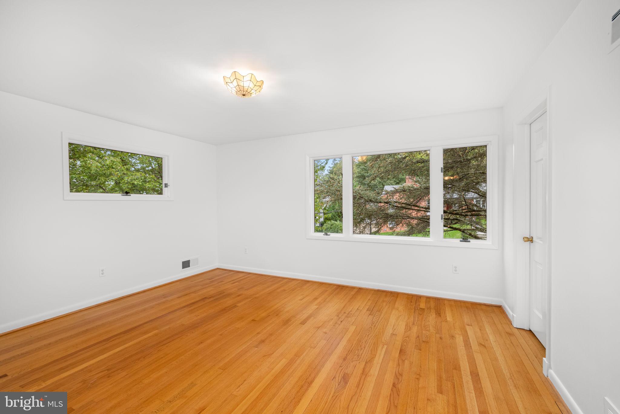 Real estate listing preview #19