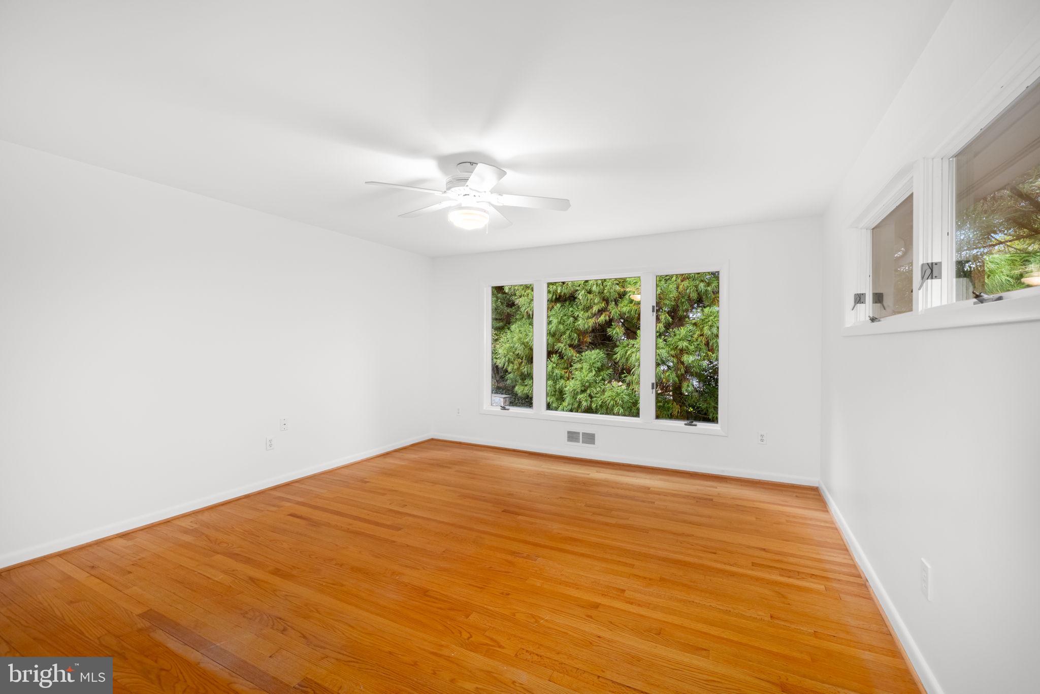 Real estate listing preview #18