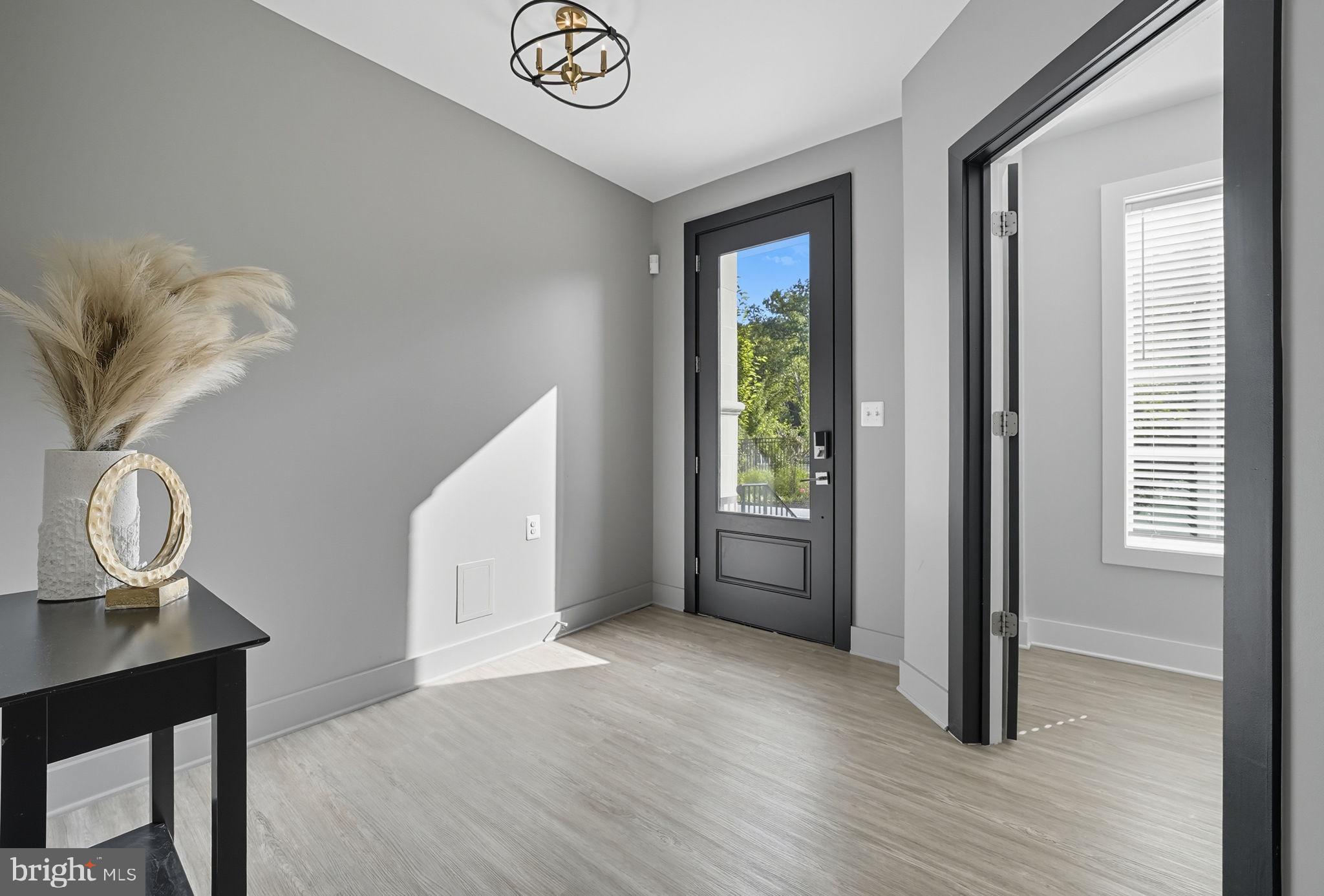 Real estate listing preview #3