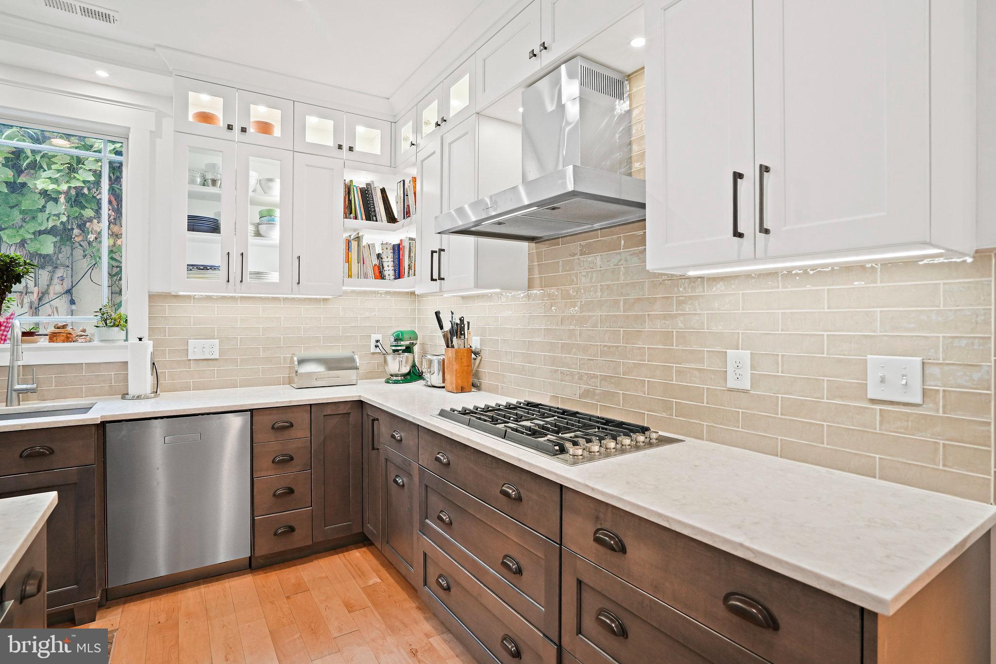 Real estate listing preview #8