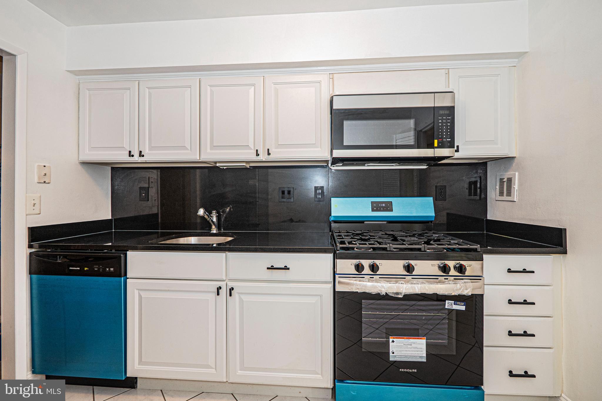 Real estate listing preview #4