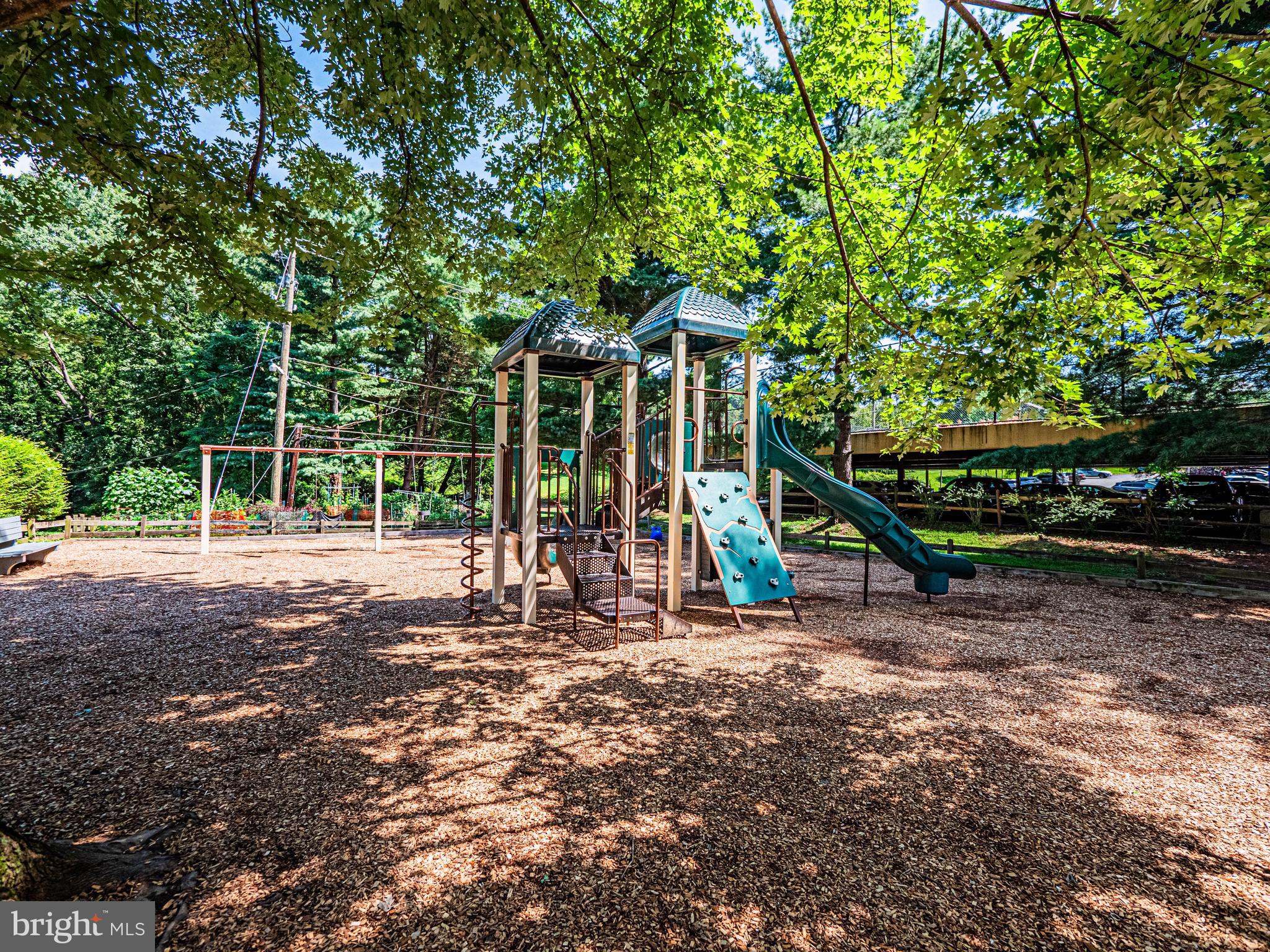 Real estate listing preview #25