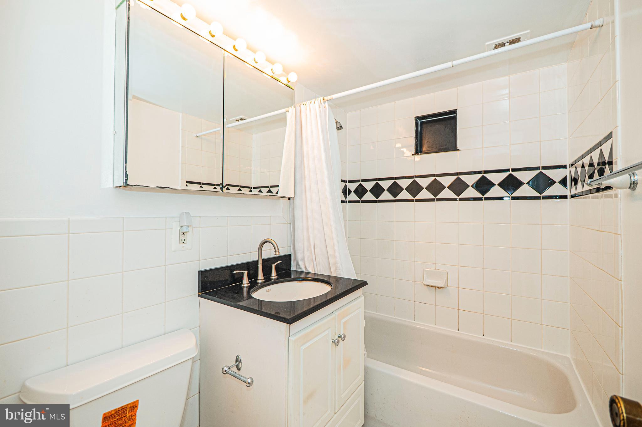 Real estate listing preview #12