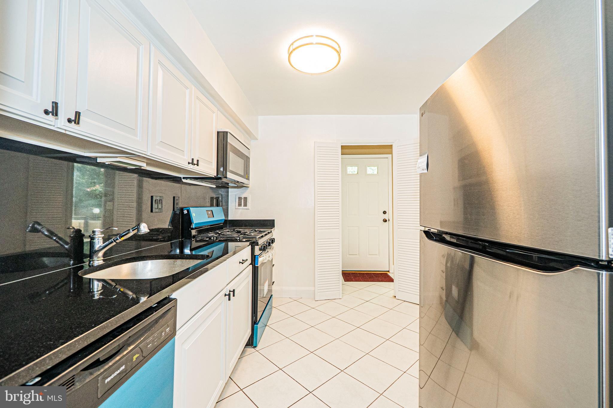 Real estate listing preview #3