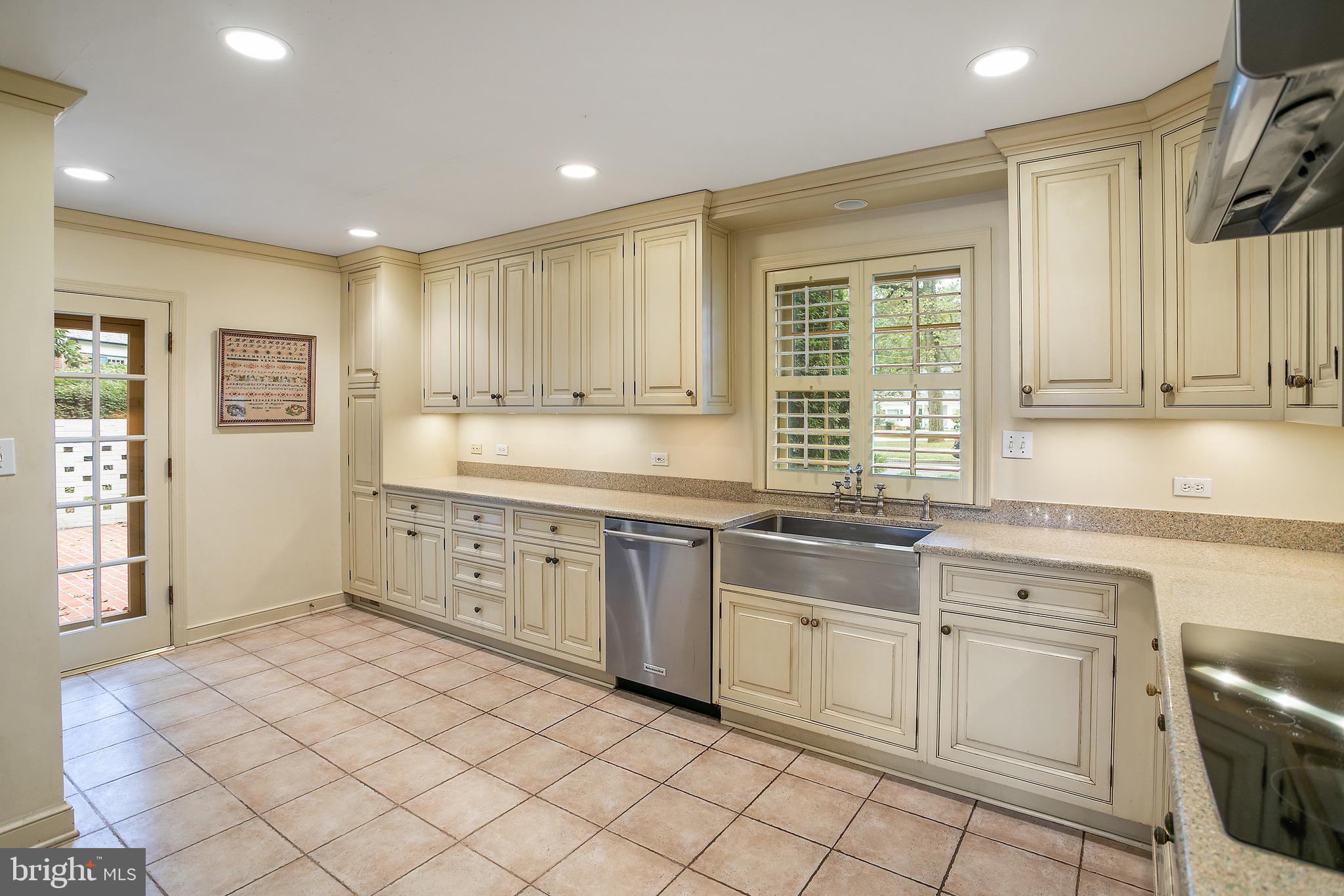 Real estate listing preview #11