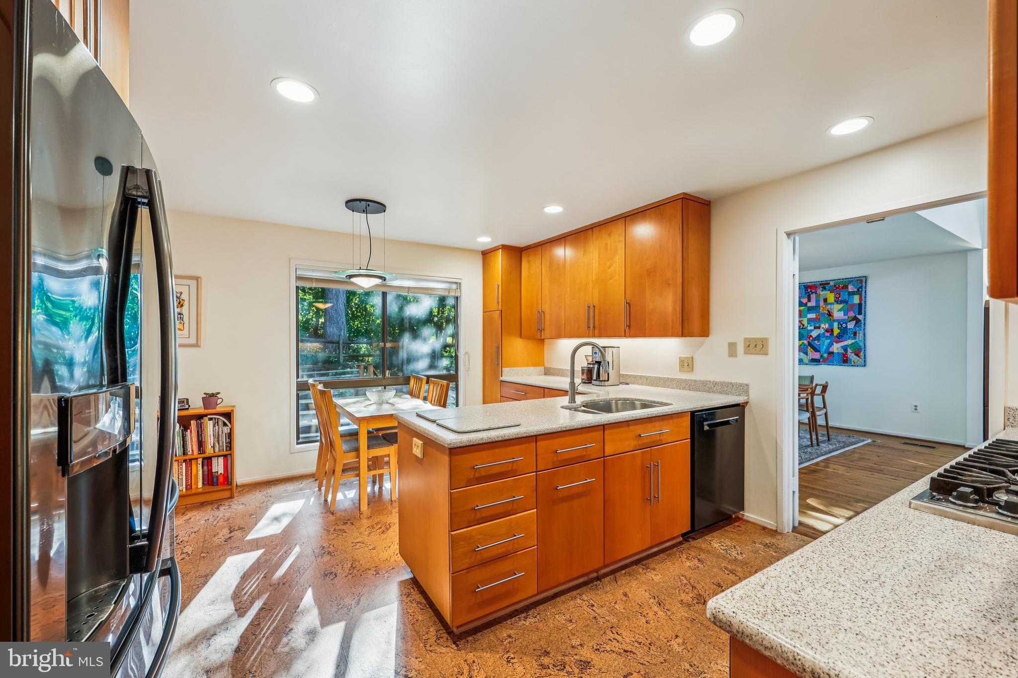 Real estate listing preview #16