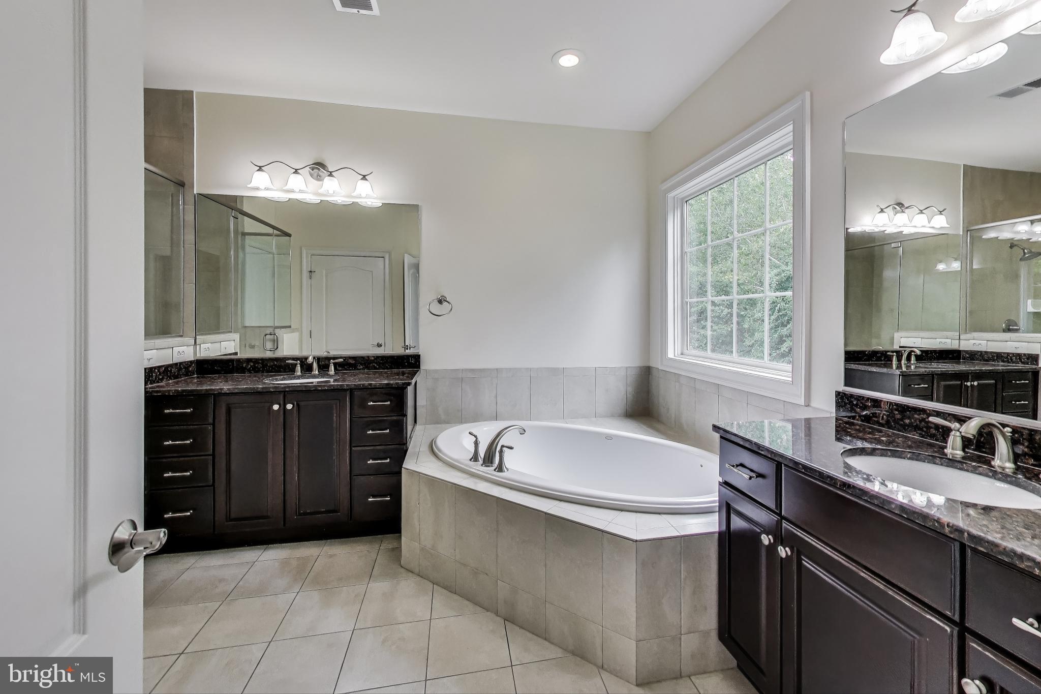 Real estate listing preview #24