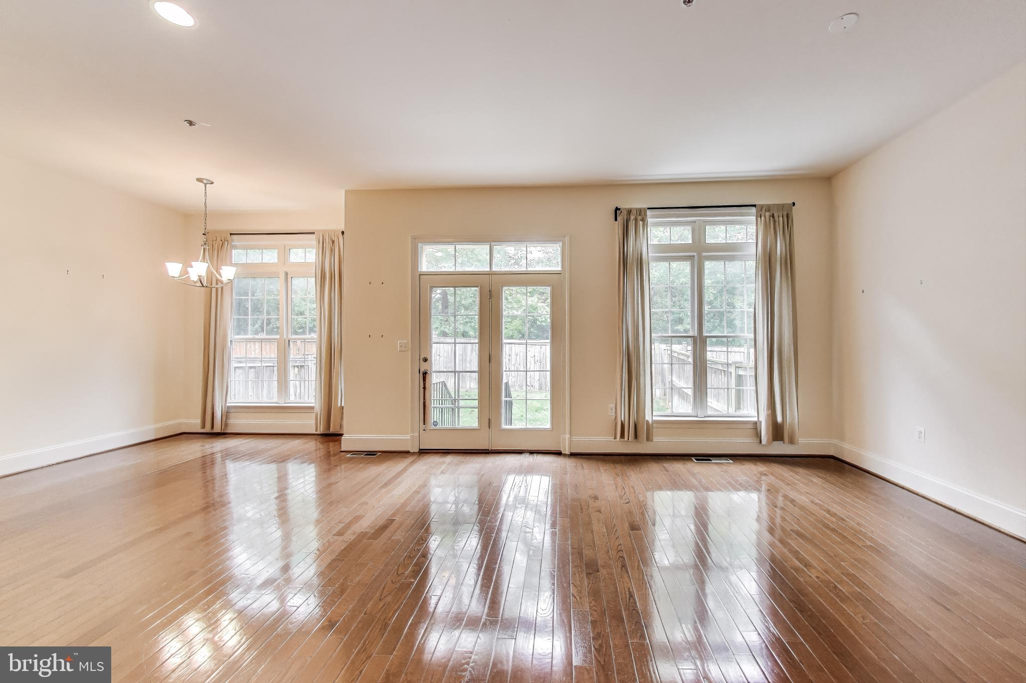 Real estate listing preview #10