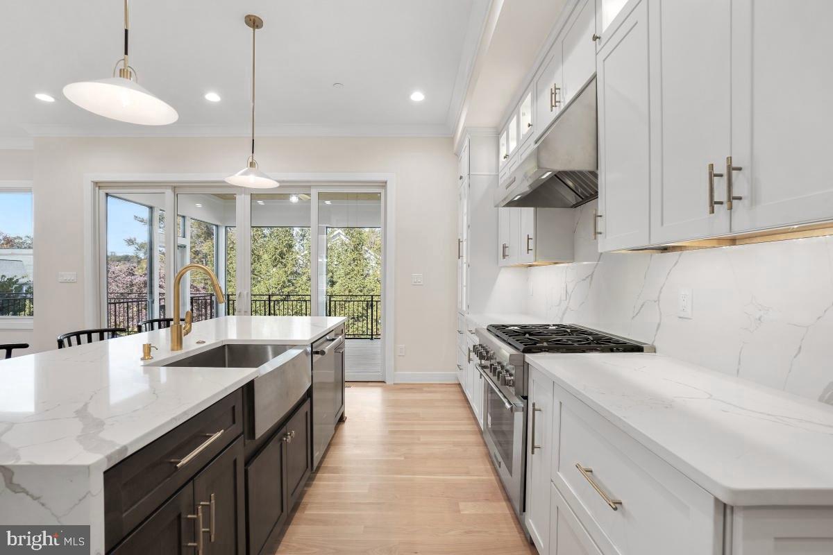 Real estate listing preview #14