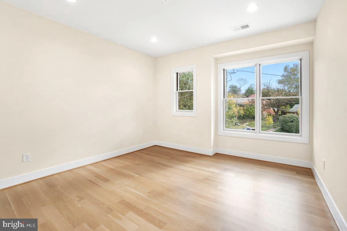 Real estate listing preview #27