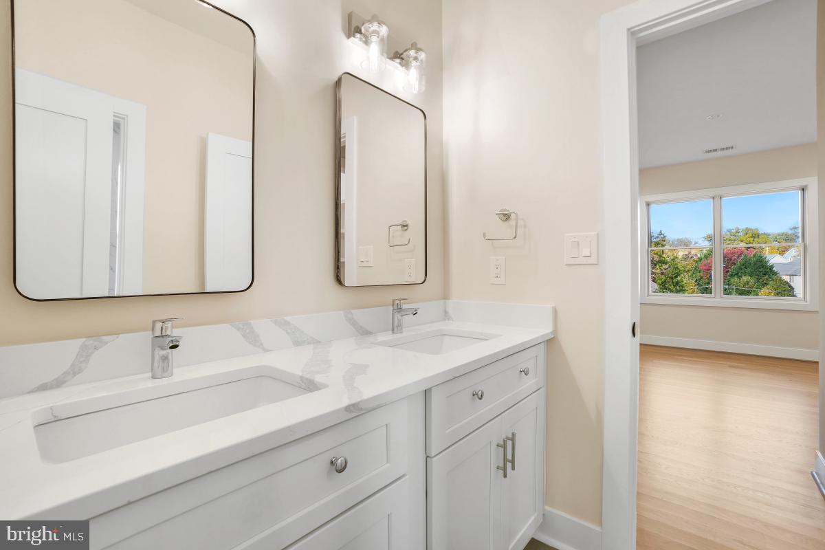 Real estate listing preview #29