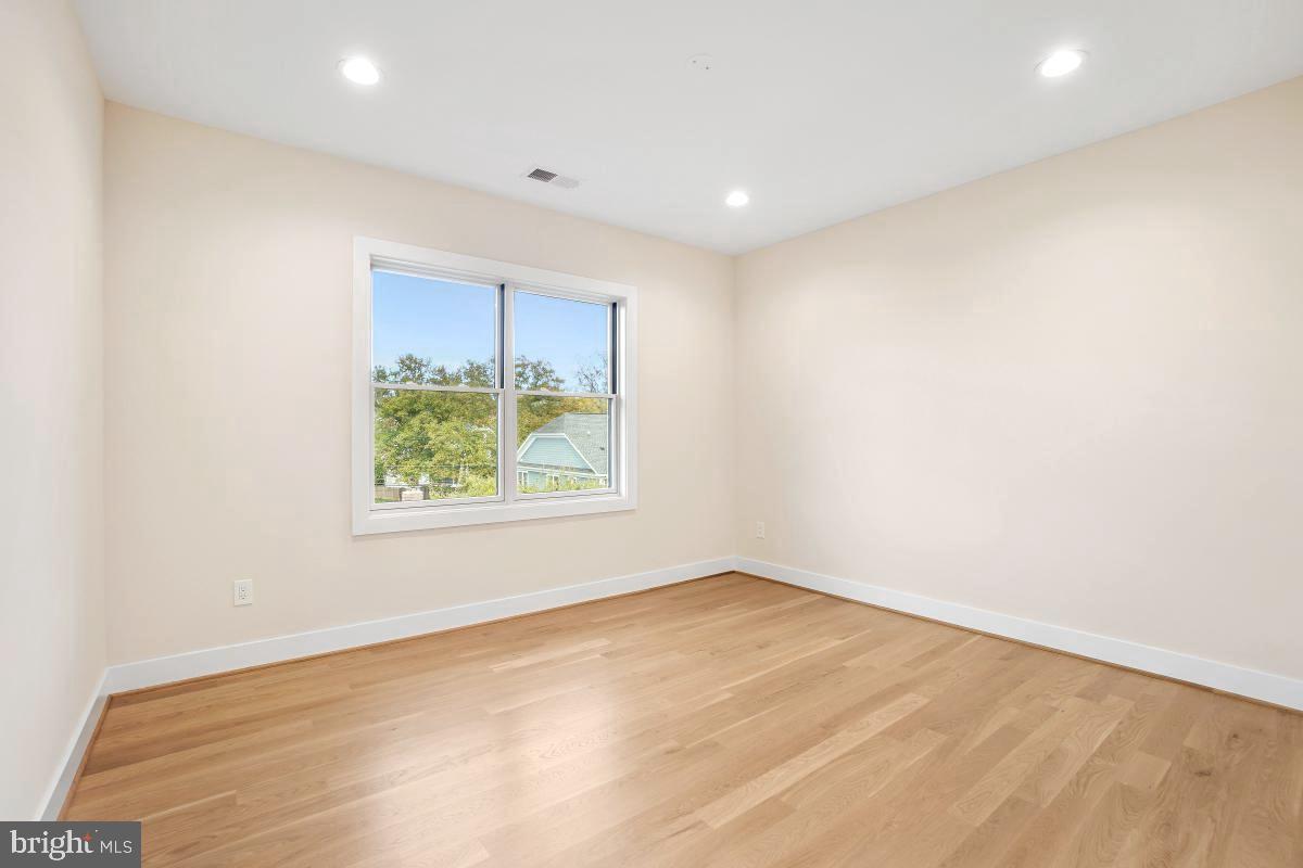 Real estate listing preview #28