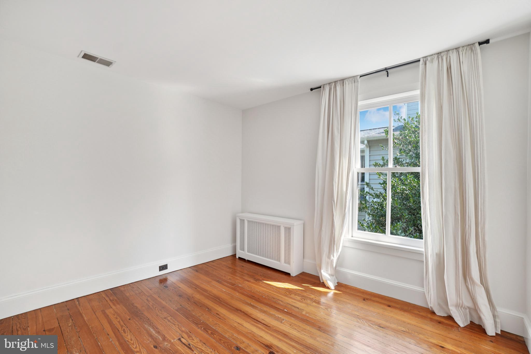 Real estate listing preview #25