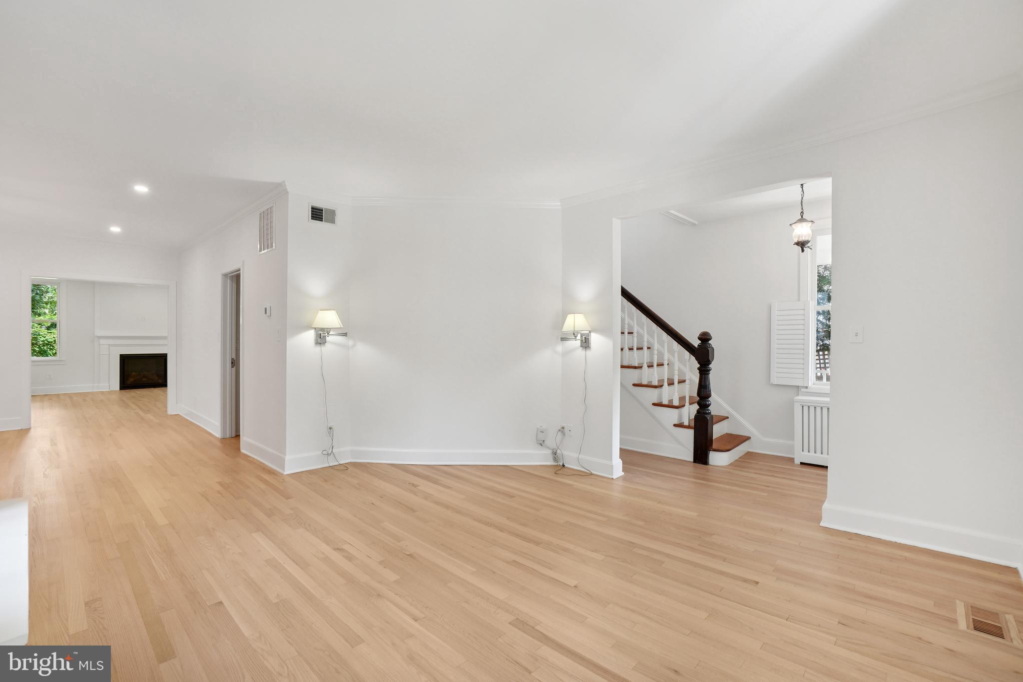 Real estate listing preview #10