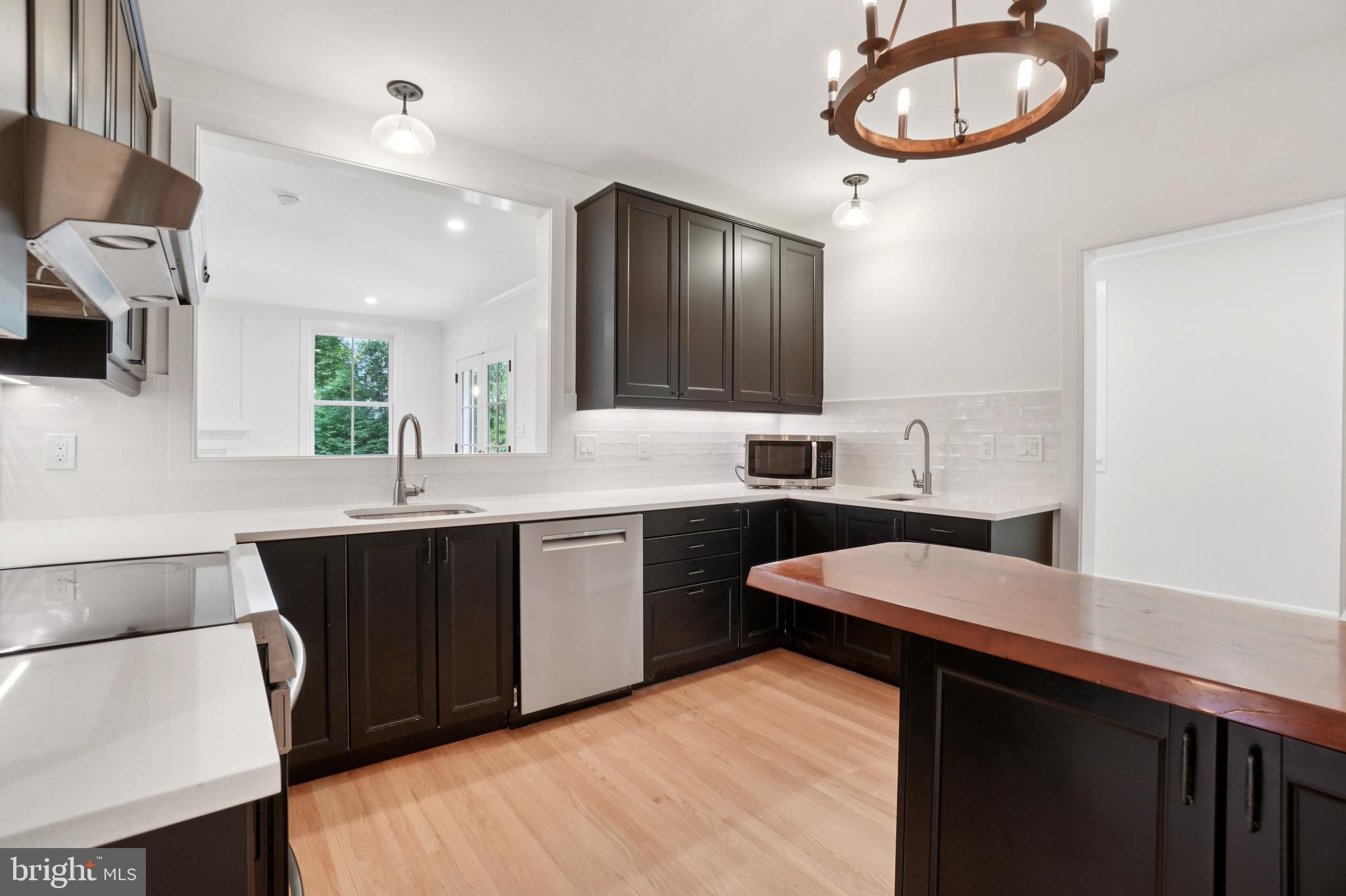 Real estate listing preview #17