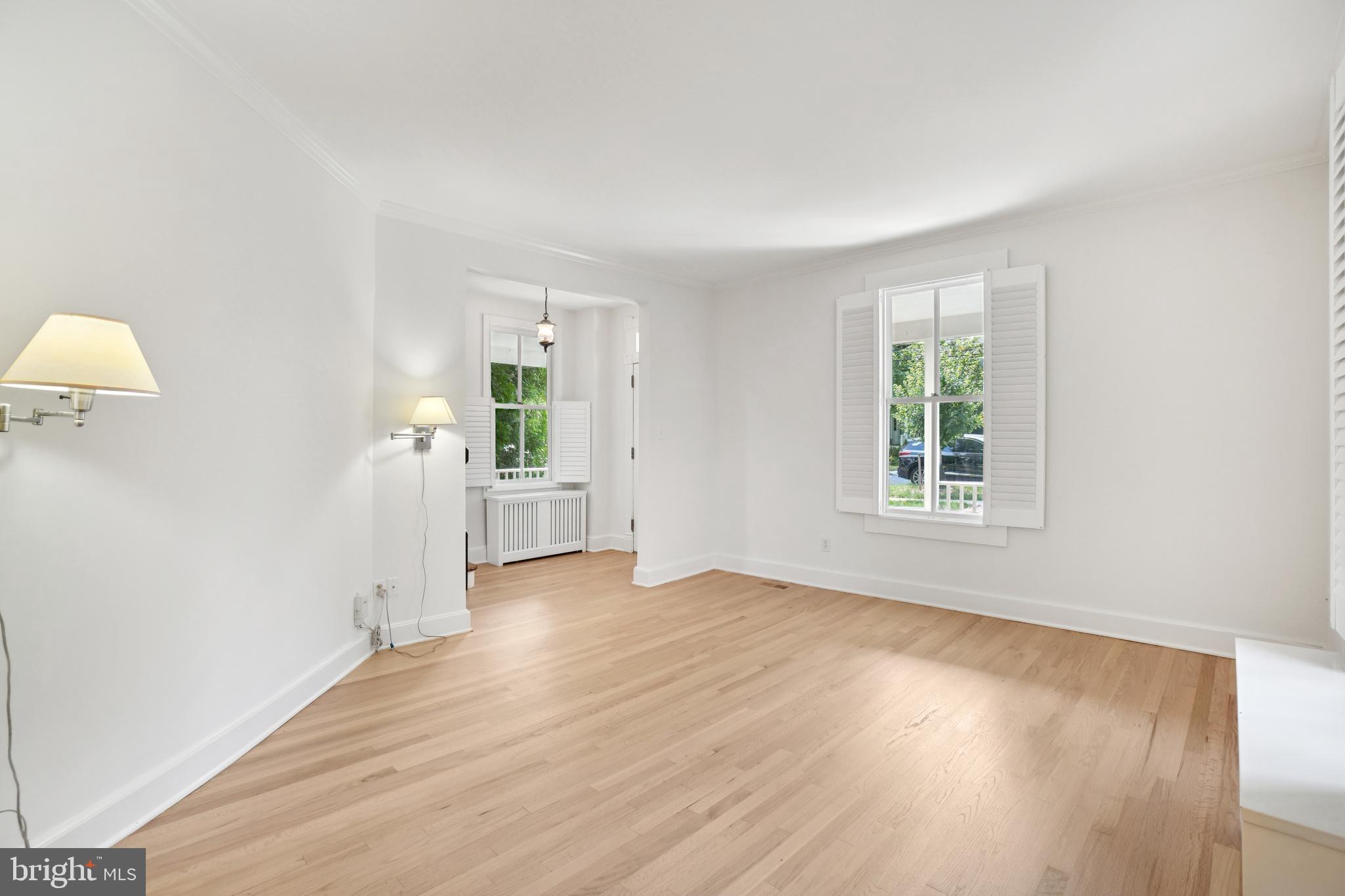 Real estate listing preview #8