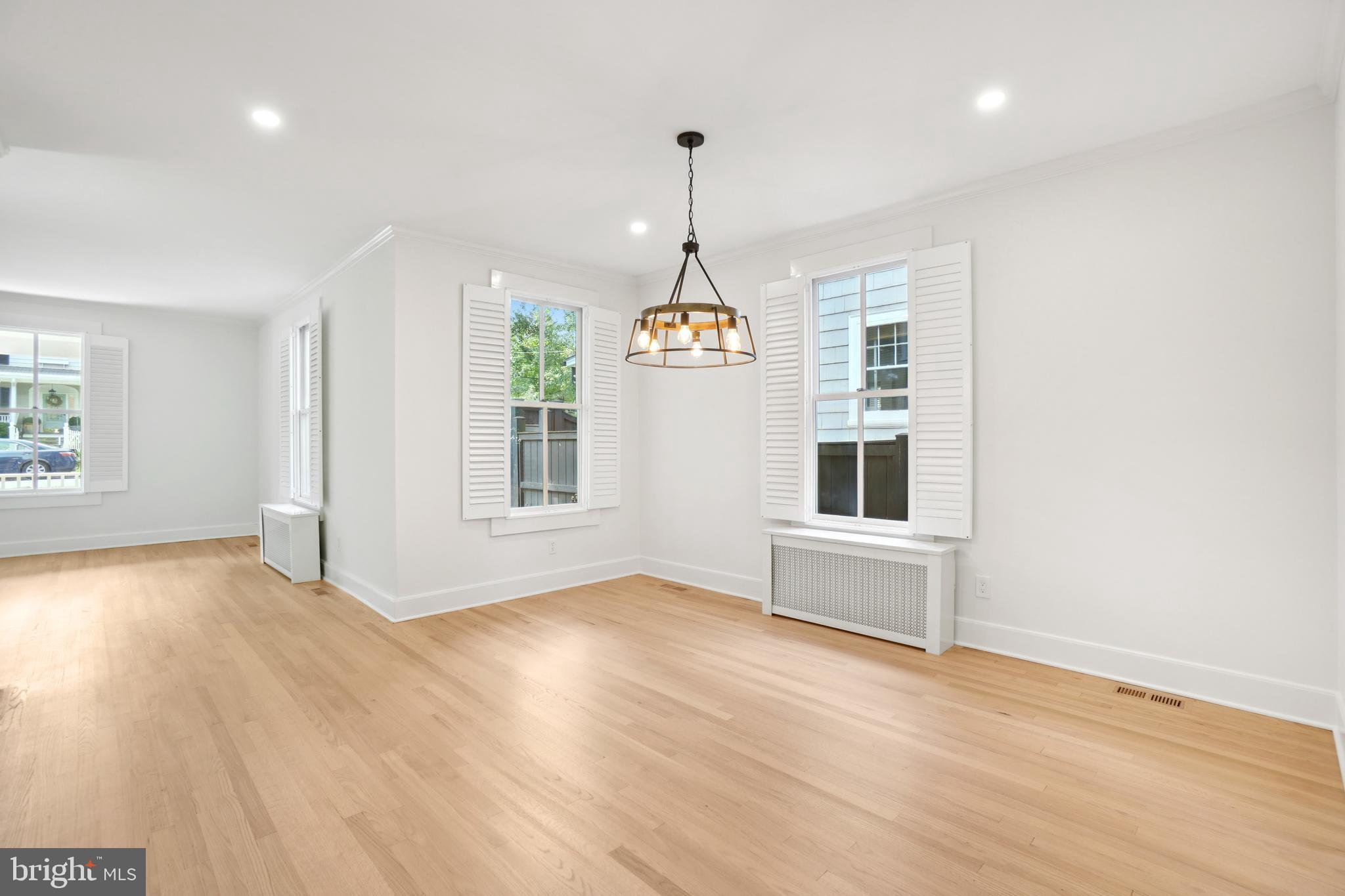 Real estate listing preview #13