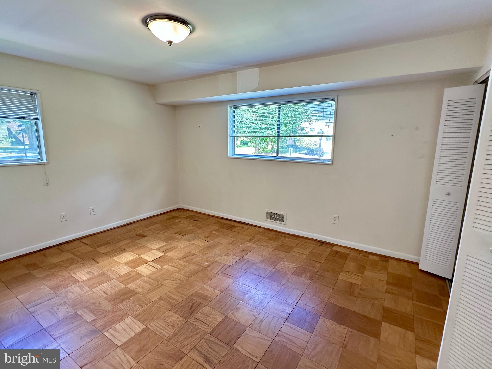 Real estate listing preview #9