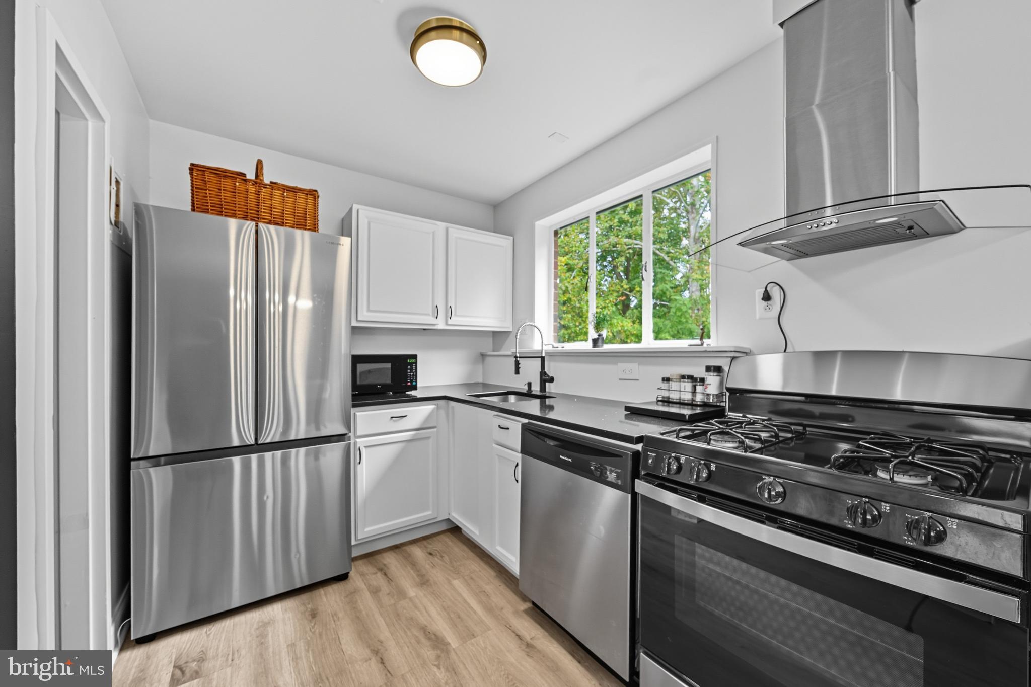 Real estate listing preview #5