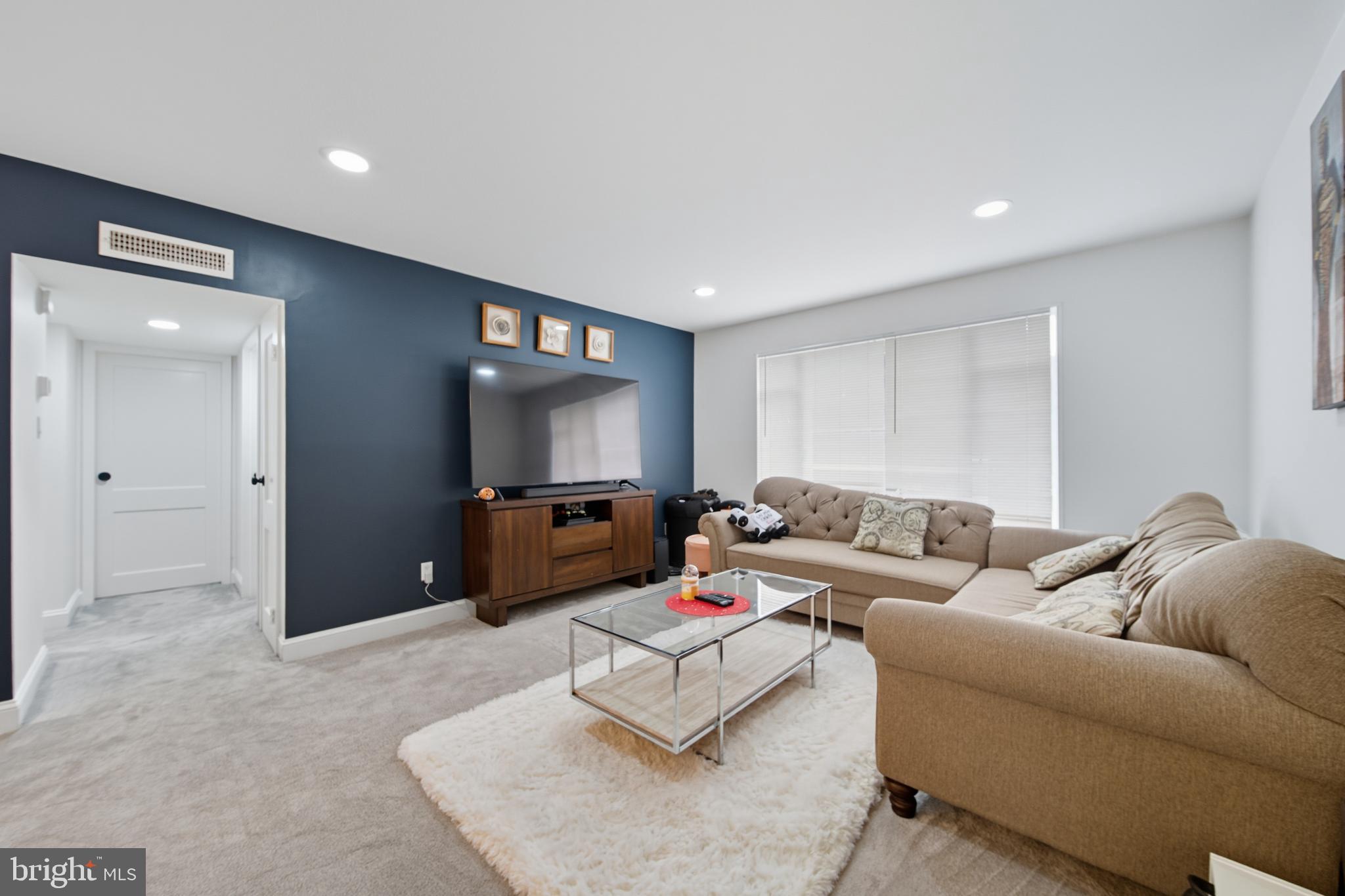 Real estate listing preview #7