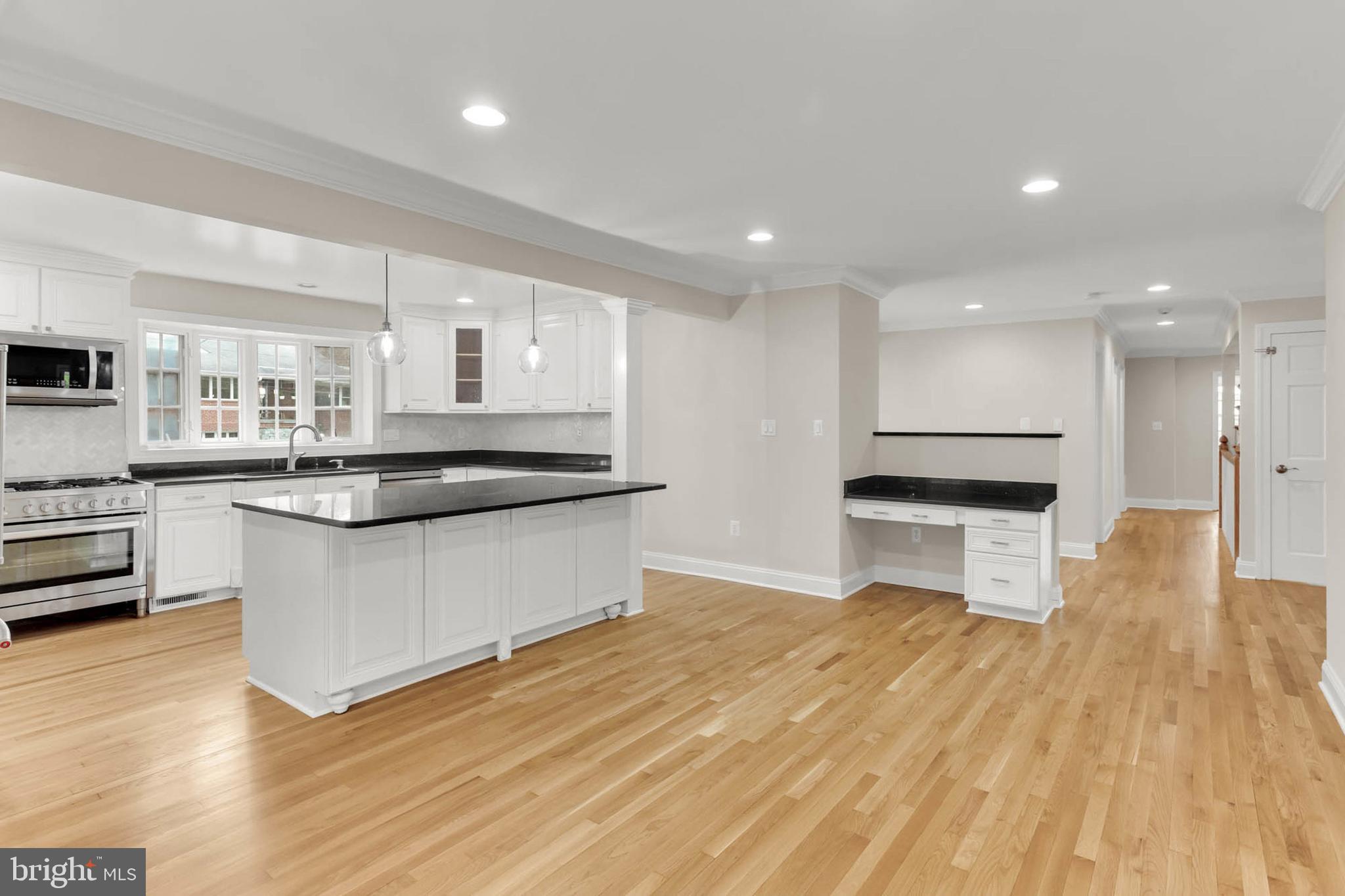 Real estate listing preview #10