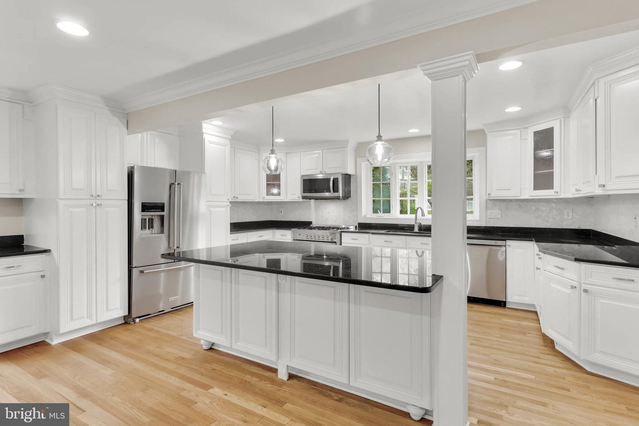 Real estate listing preview #12