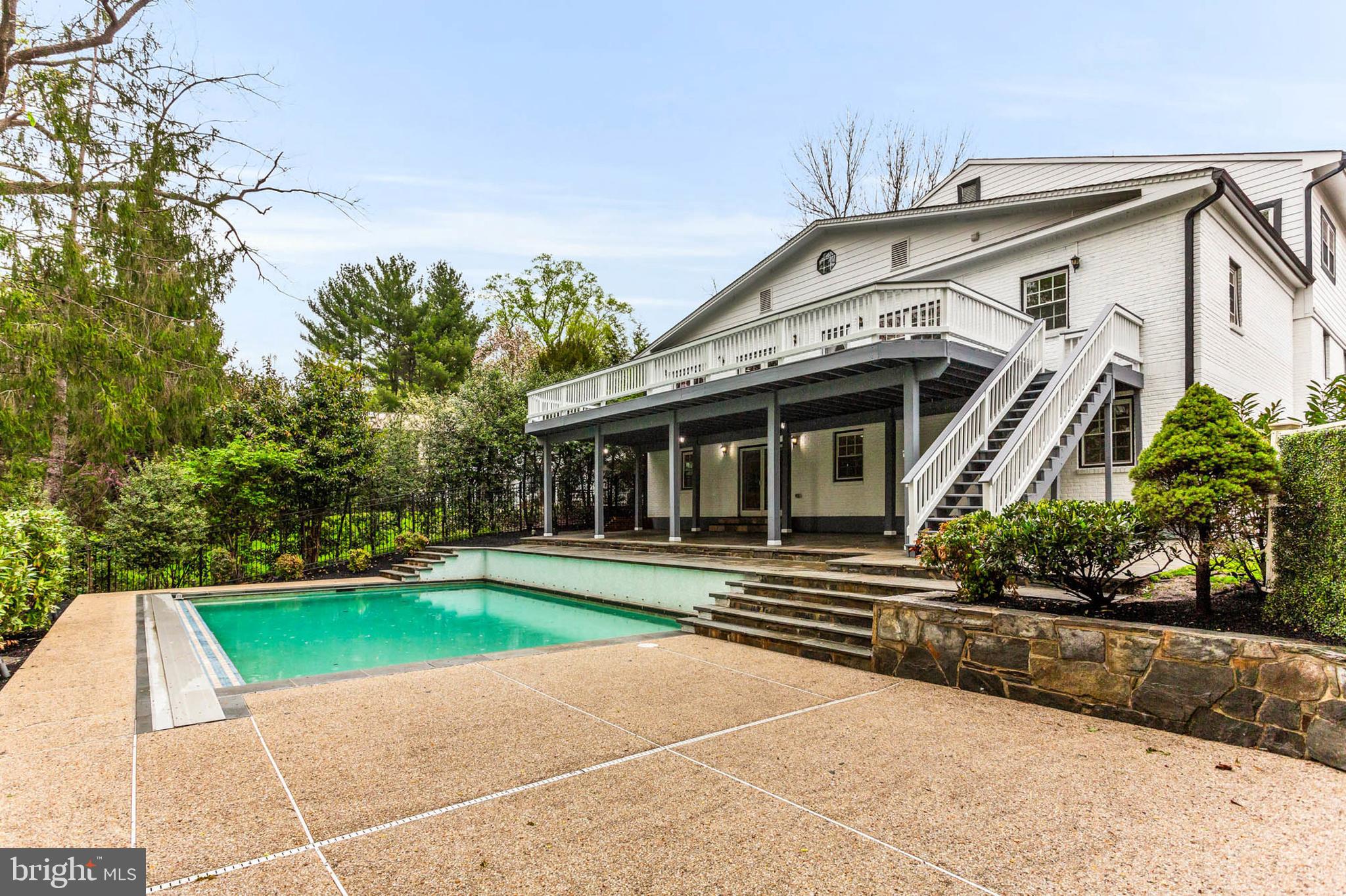 Real estate listing preview #2