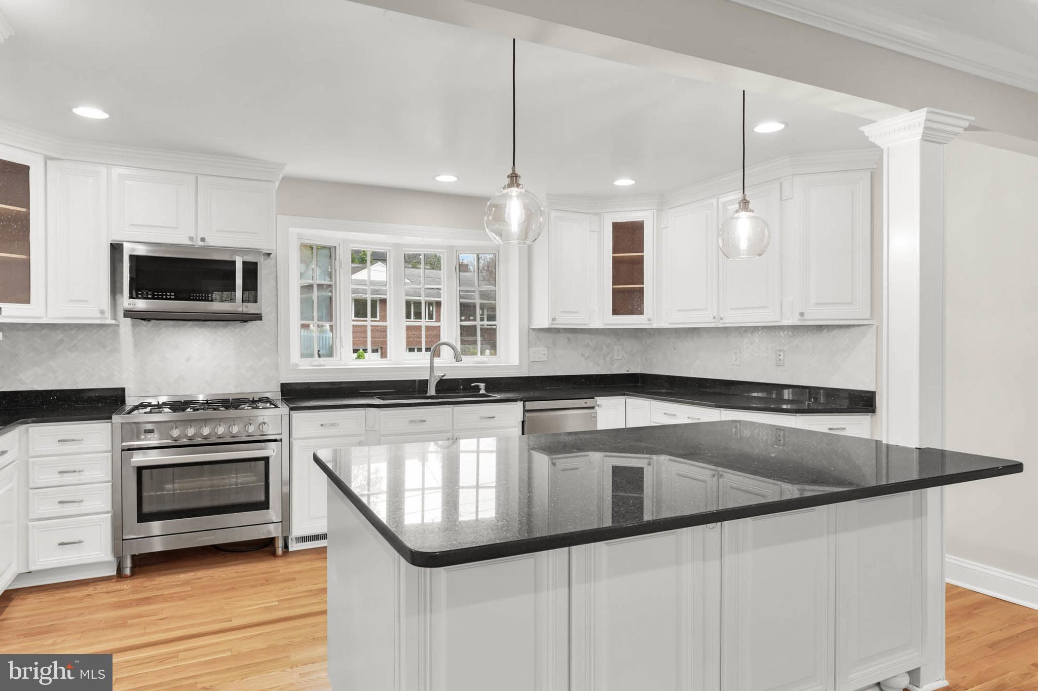 Real estate listing preview #11