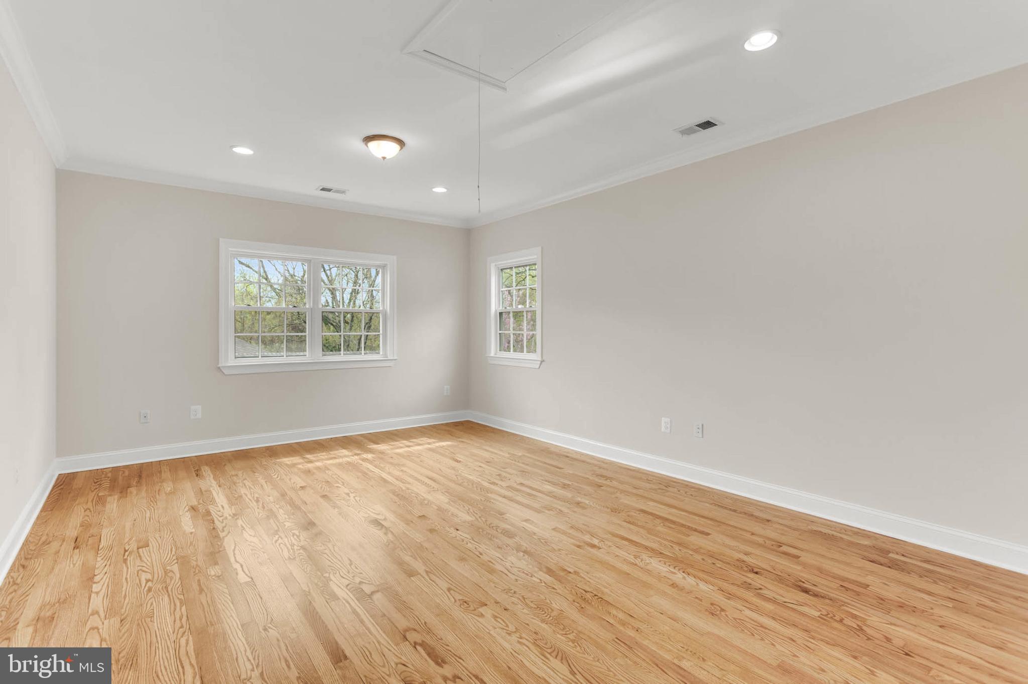 Real estate listing preview #48