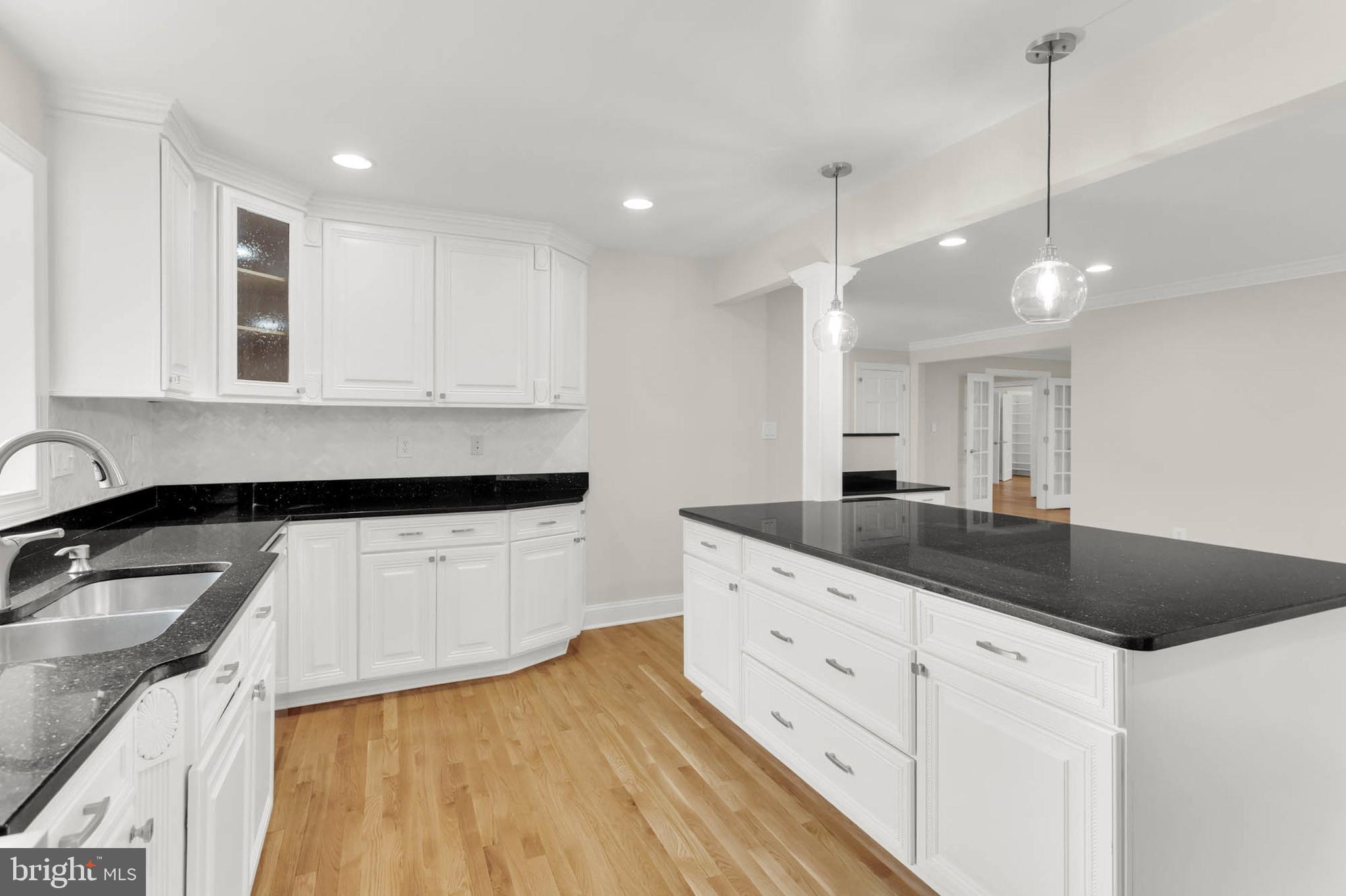 Real estate listing preview #14