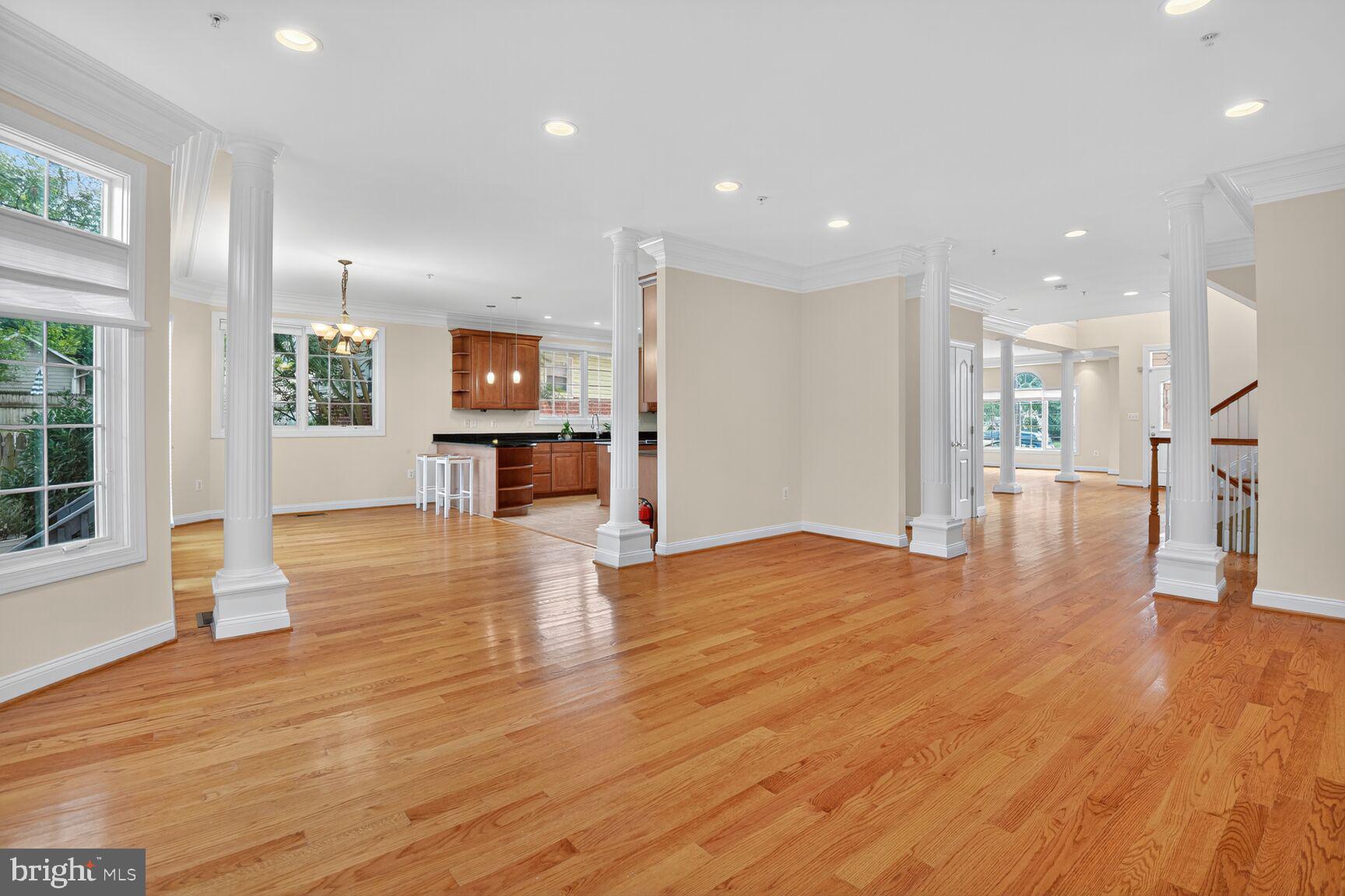 Real estate listing preview #16