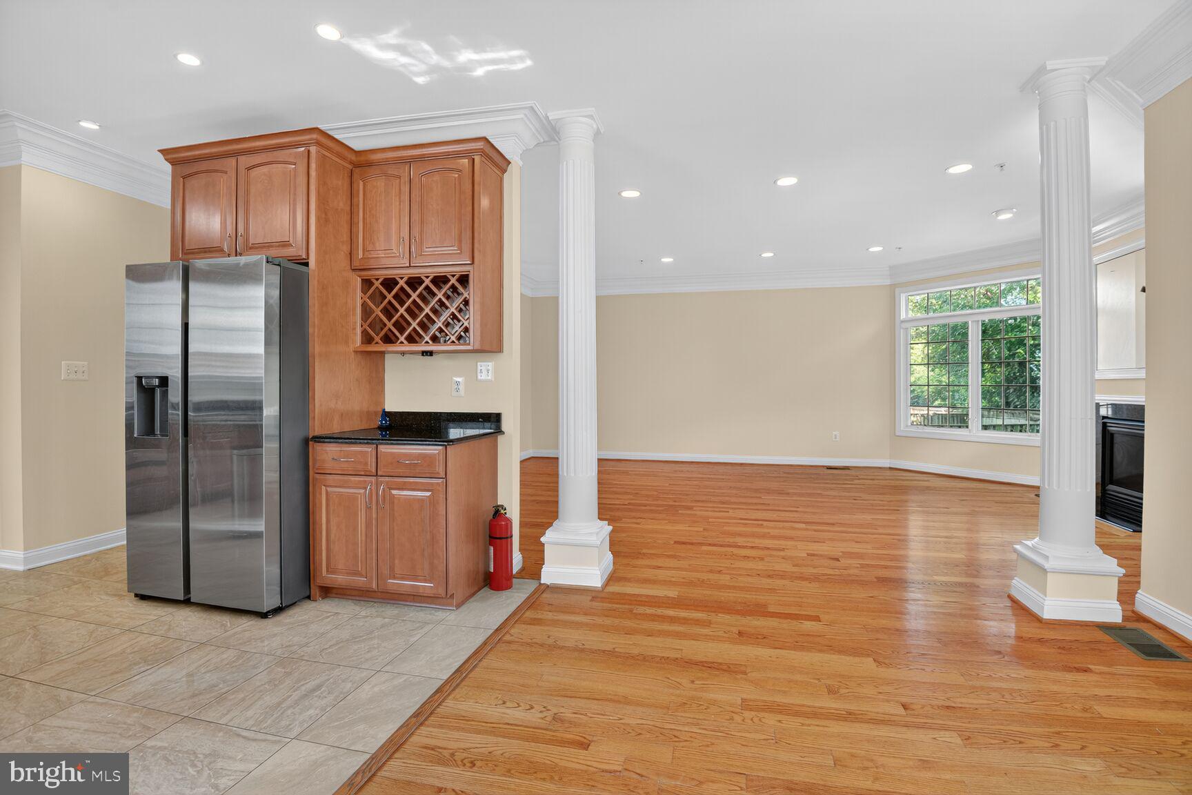 Real estate listing preview #14