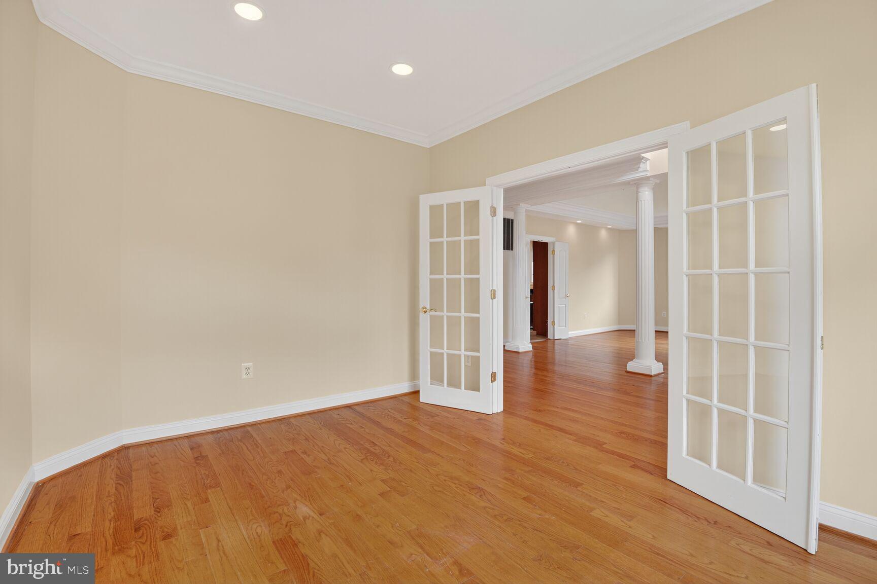 Real estate listing preview #8